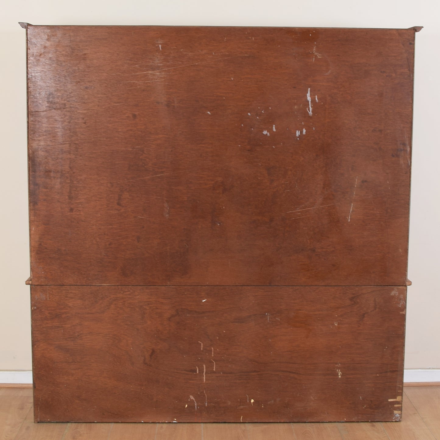 Old Charm Dresser Diplay Unit