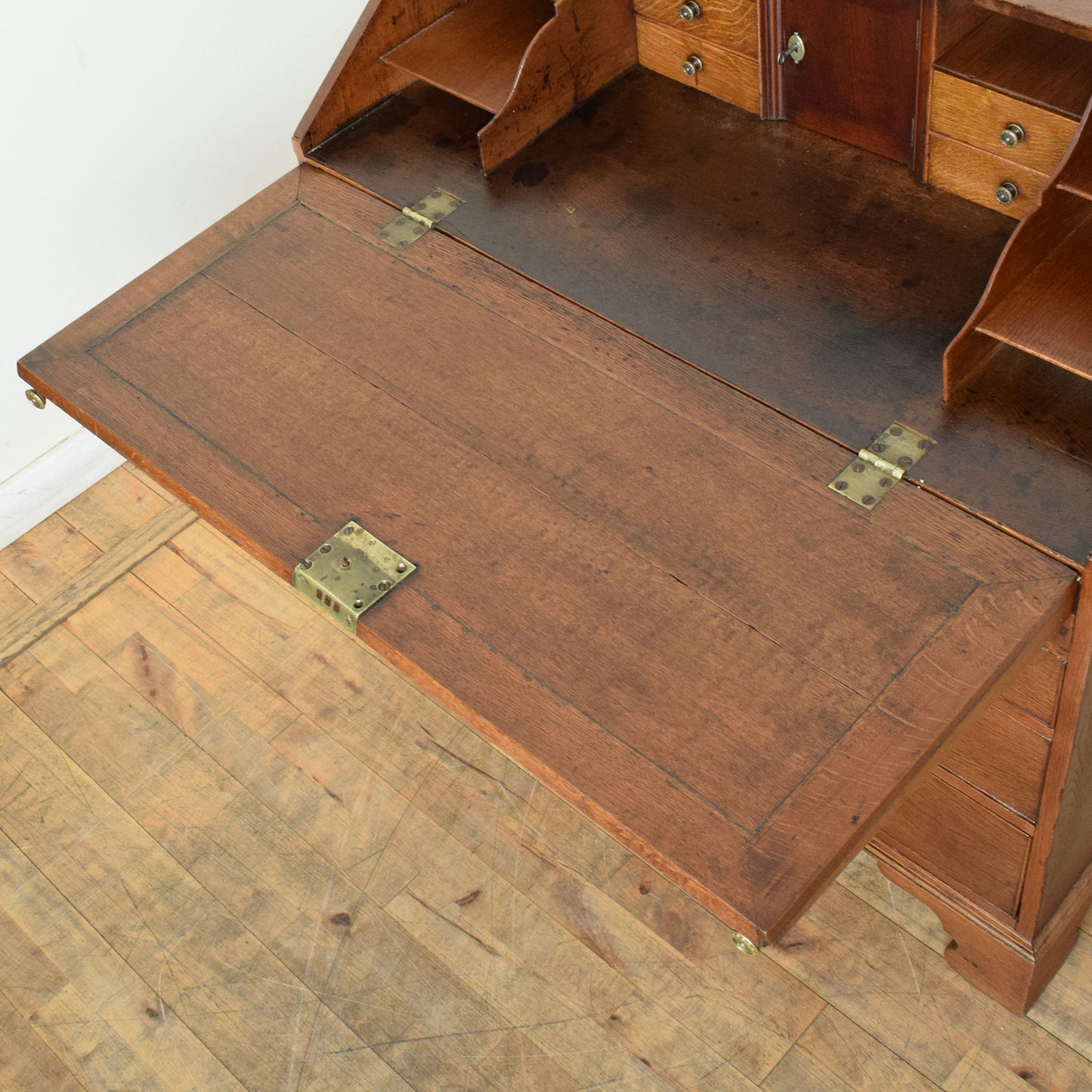 Rustic Oak Georgian Bureau
