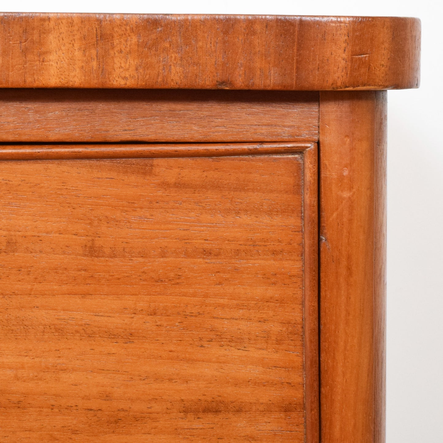 Rustic Mahogany Chest of Drawers