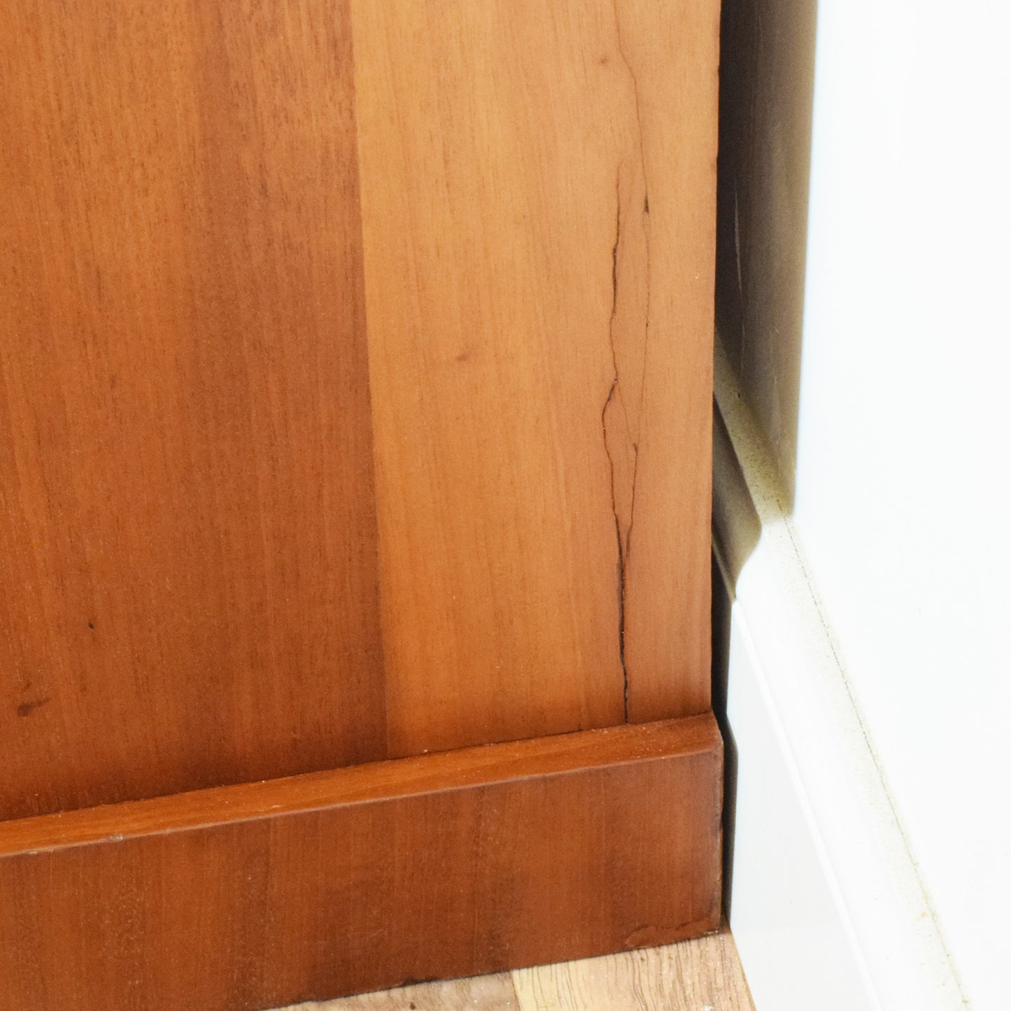 Rustic Mahogany Chest of Drawers