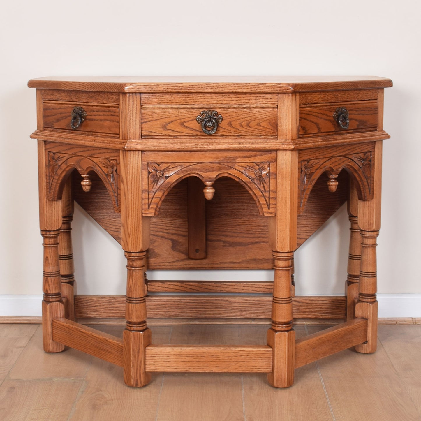 Old Charm Console Gateleg Table