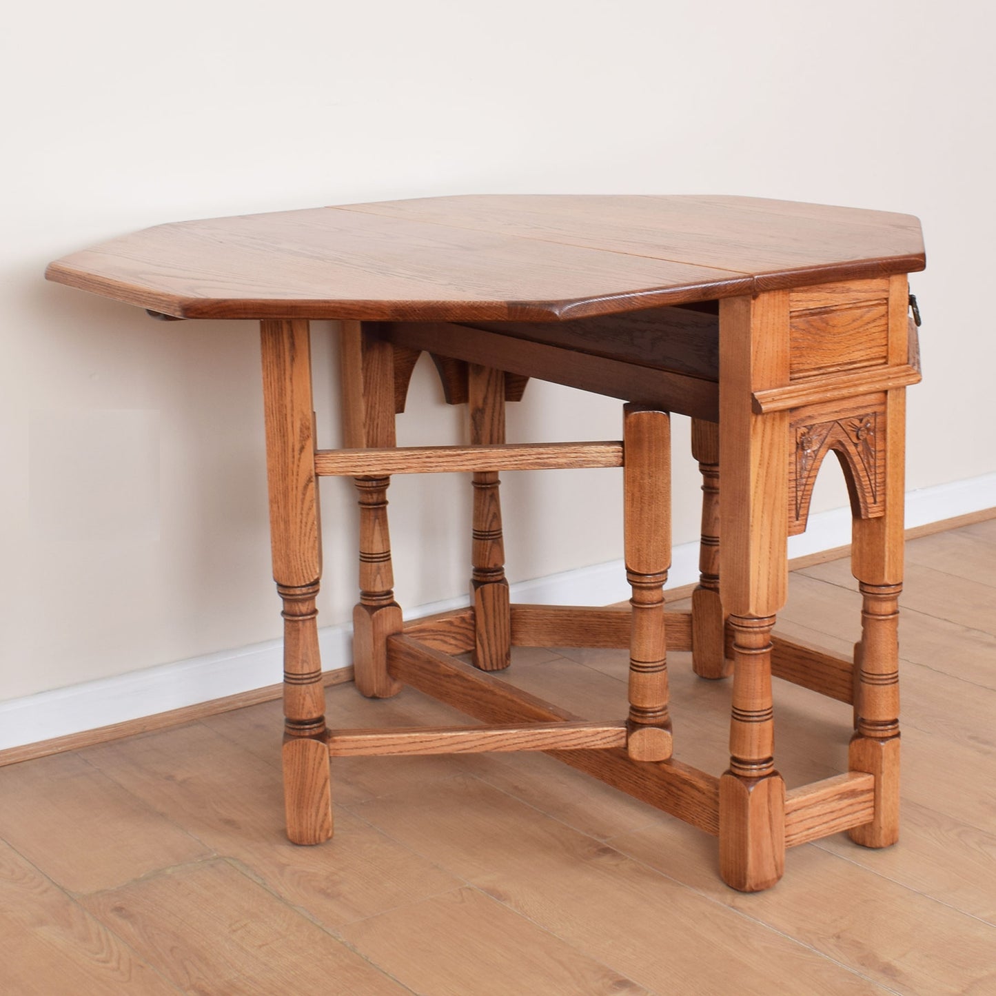 Old Charm Console Gateleg Table