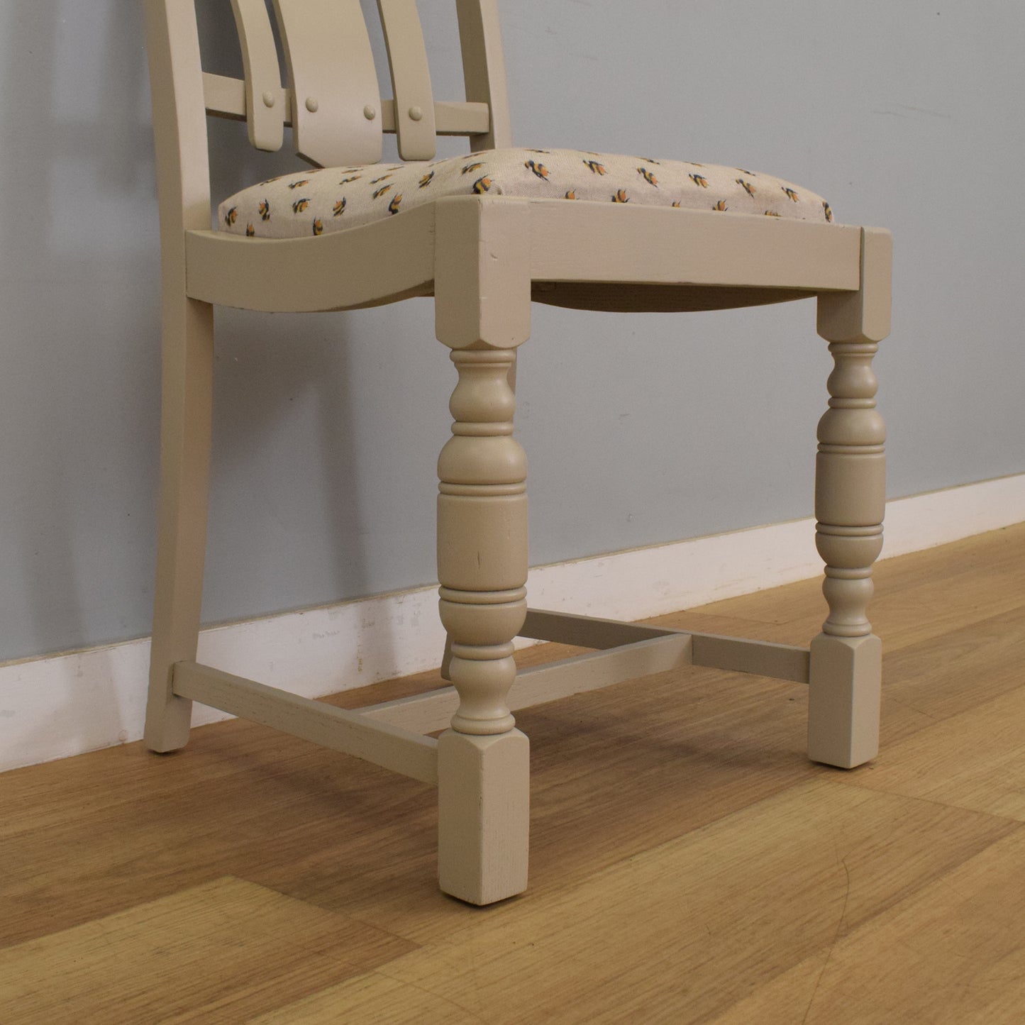 Painted Draw-Leaf Table and Four Chairs