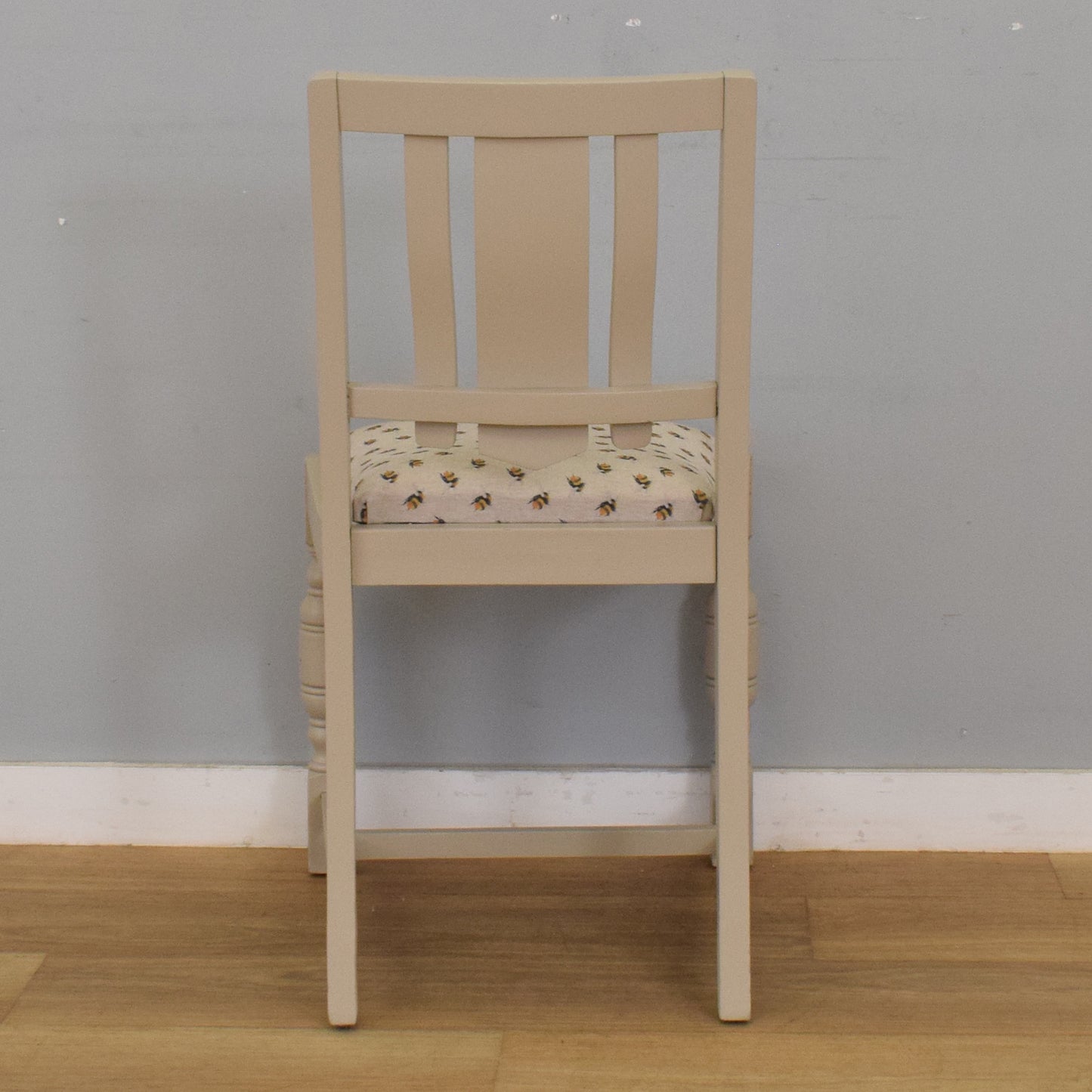 Painted Draw-Leaf Table and Four Chairs