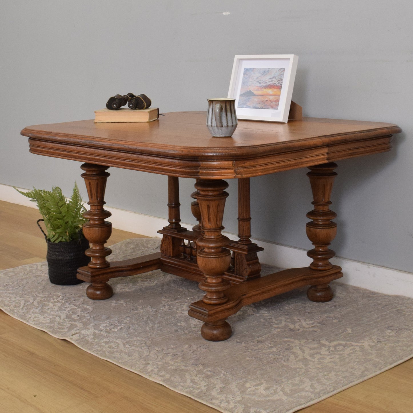 Grand Oak Coffee Table