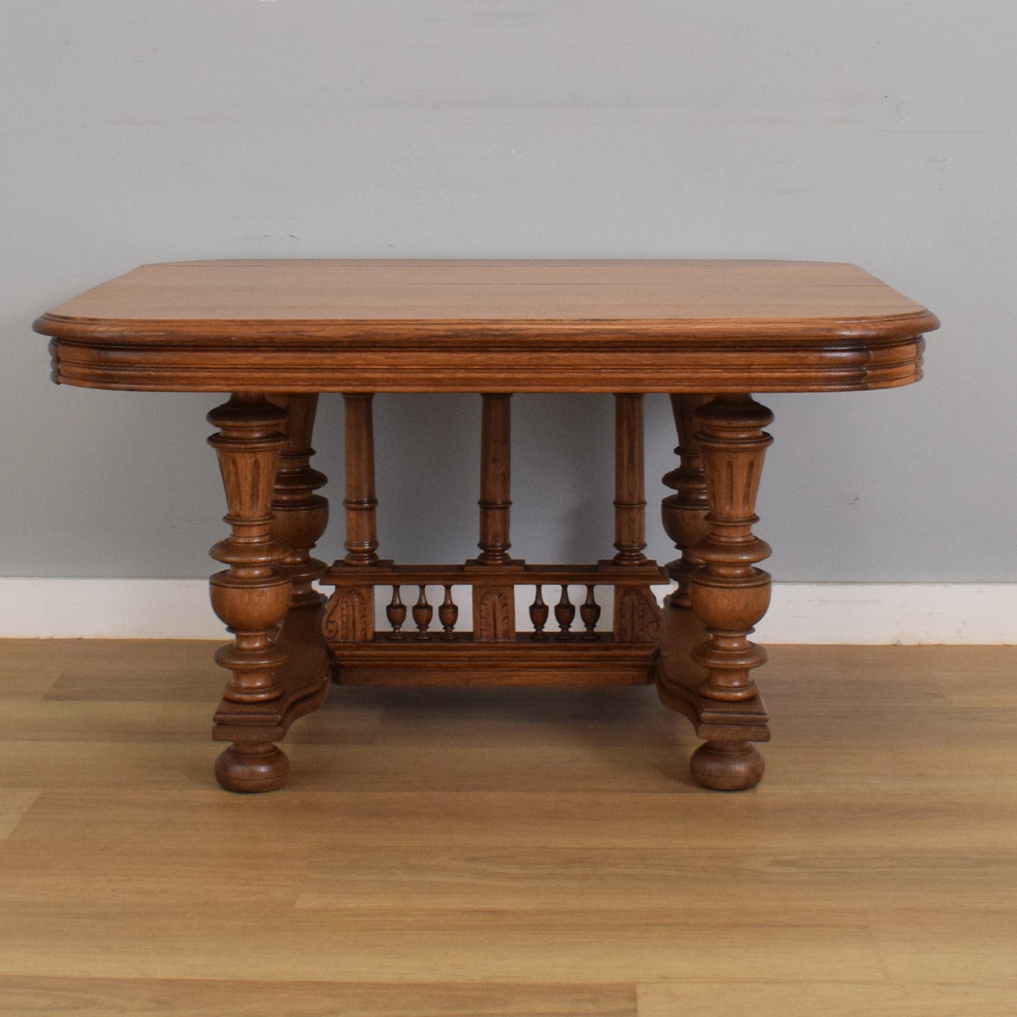 Grand Oak Coffee Table