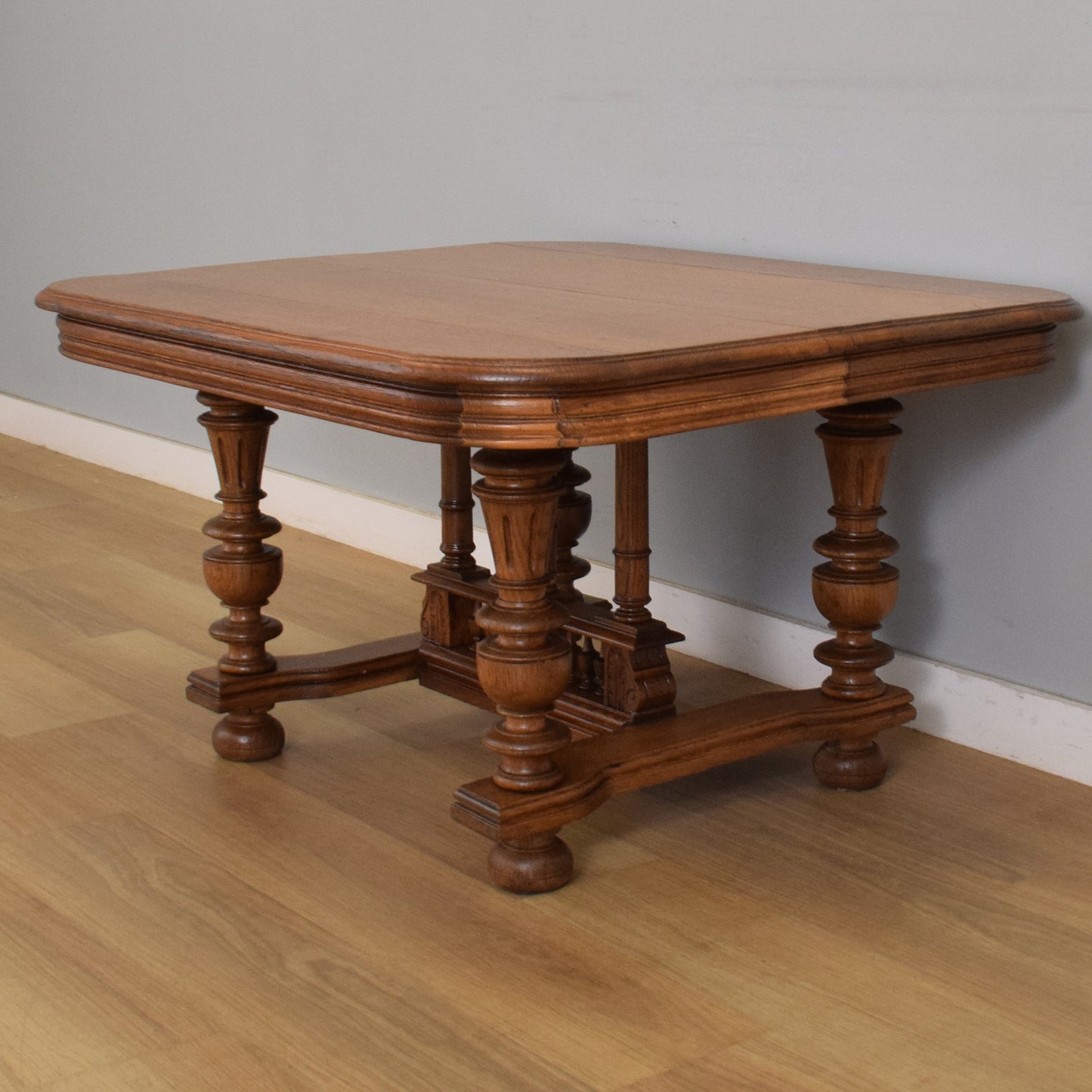 Grand Oak Coffee Table