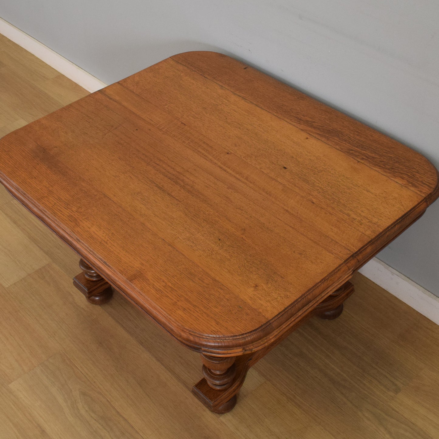 Grand Oak Coffee Table