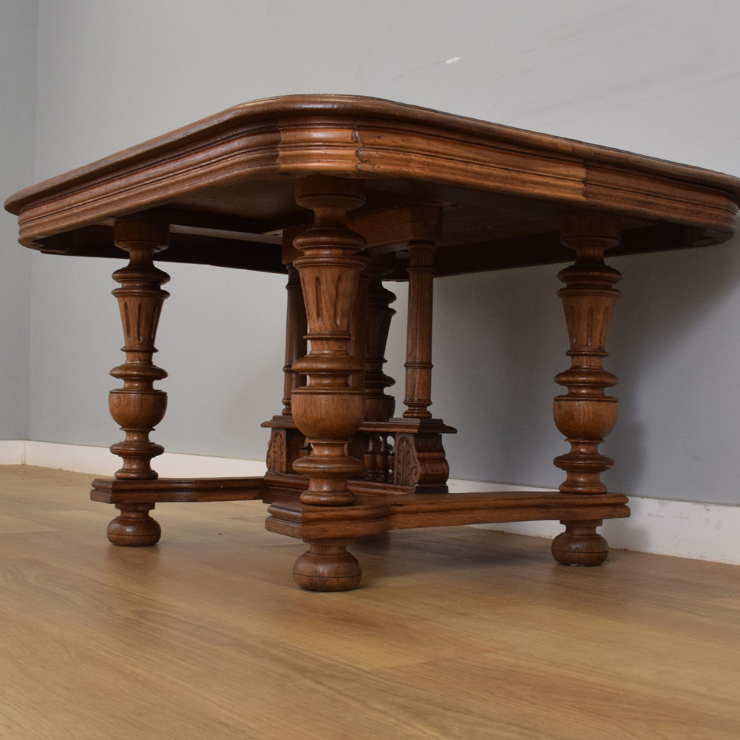 Grand Oak Coffee Table