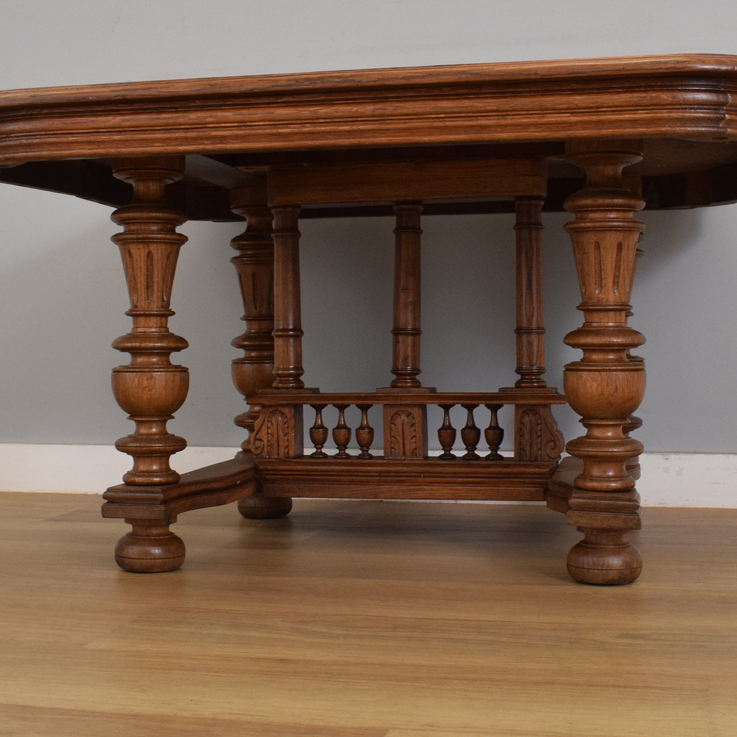 Grand Oak Coffee Table