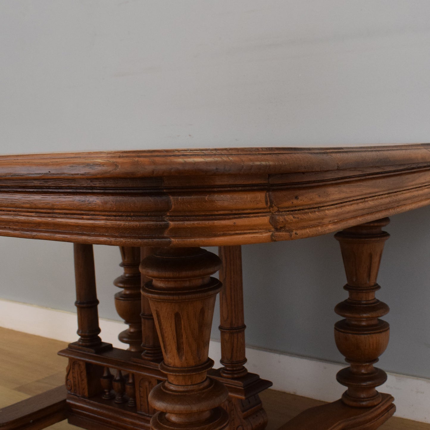 Grand Oak Coffee Table