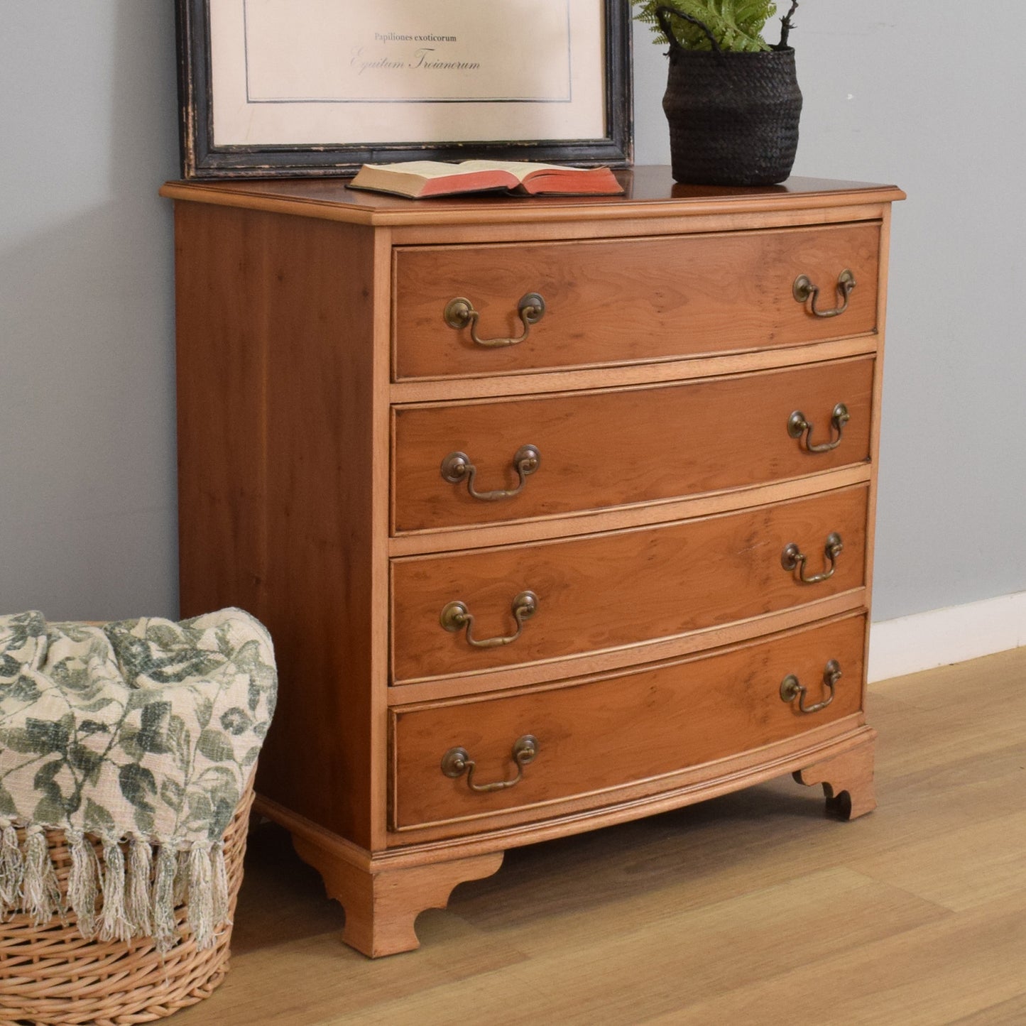 Mahogany Veneer Chest of Drawers