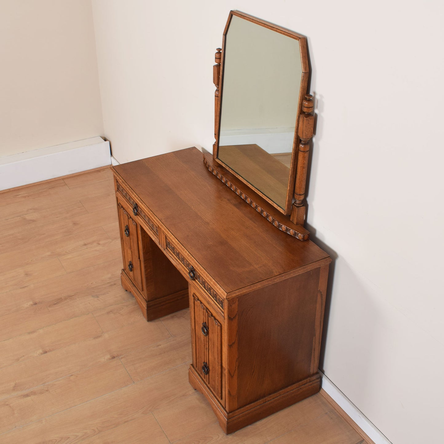Crown Oak Dressing Table