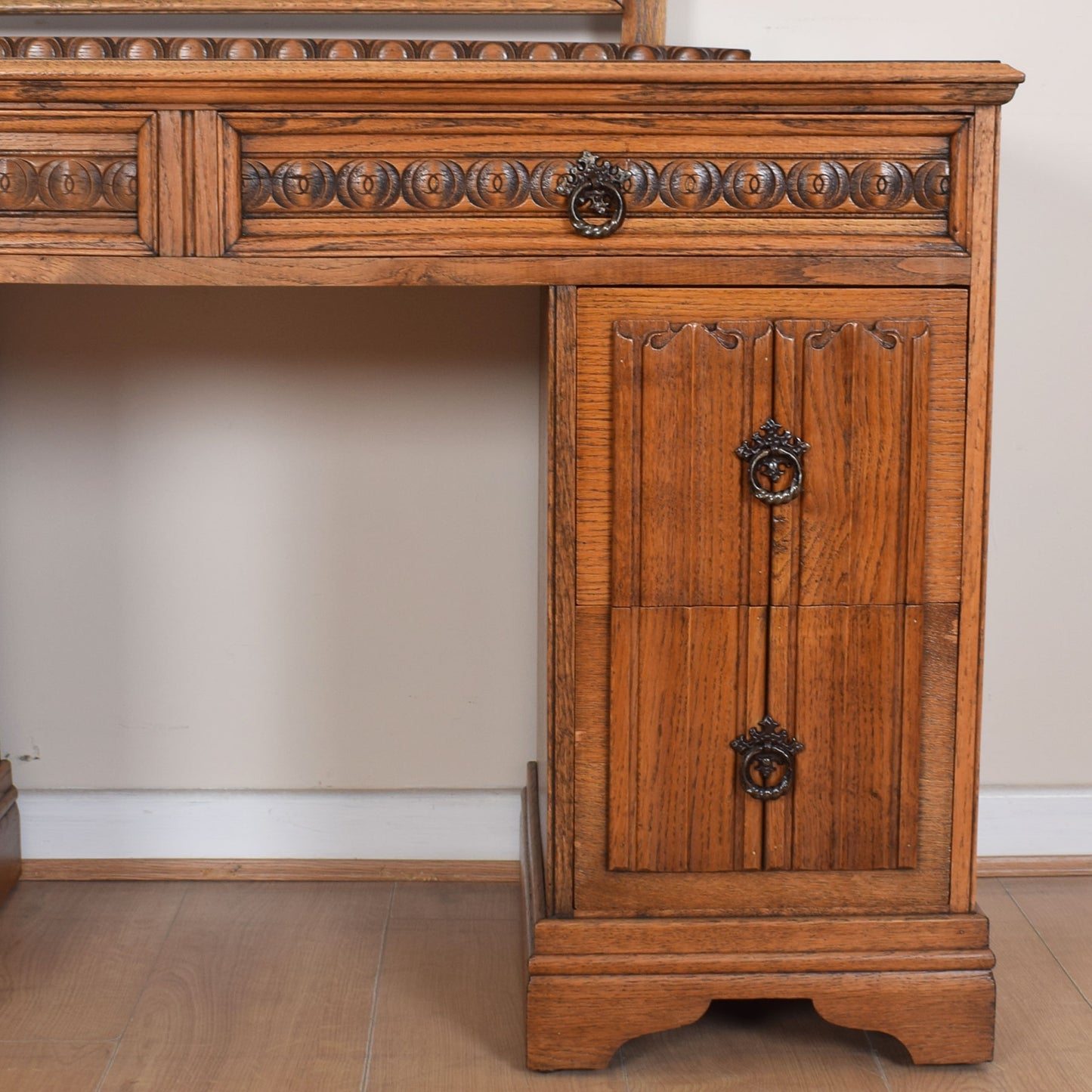 Crown Oak Dressing Table