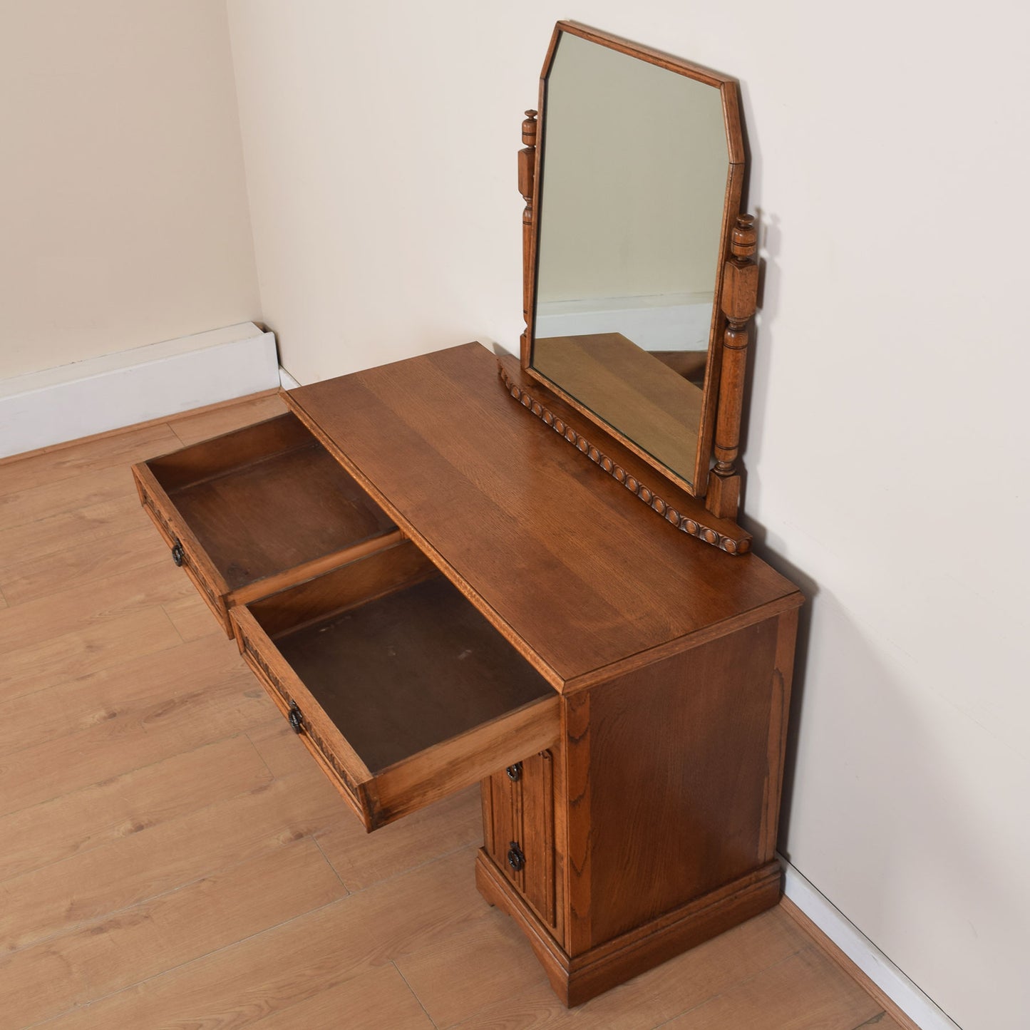 Crown Oak Dressing Table