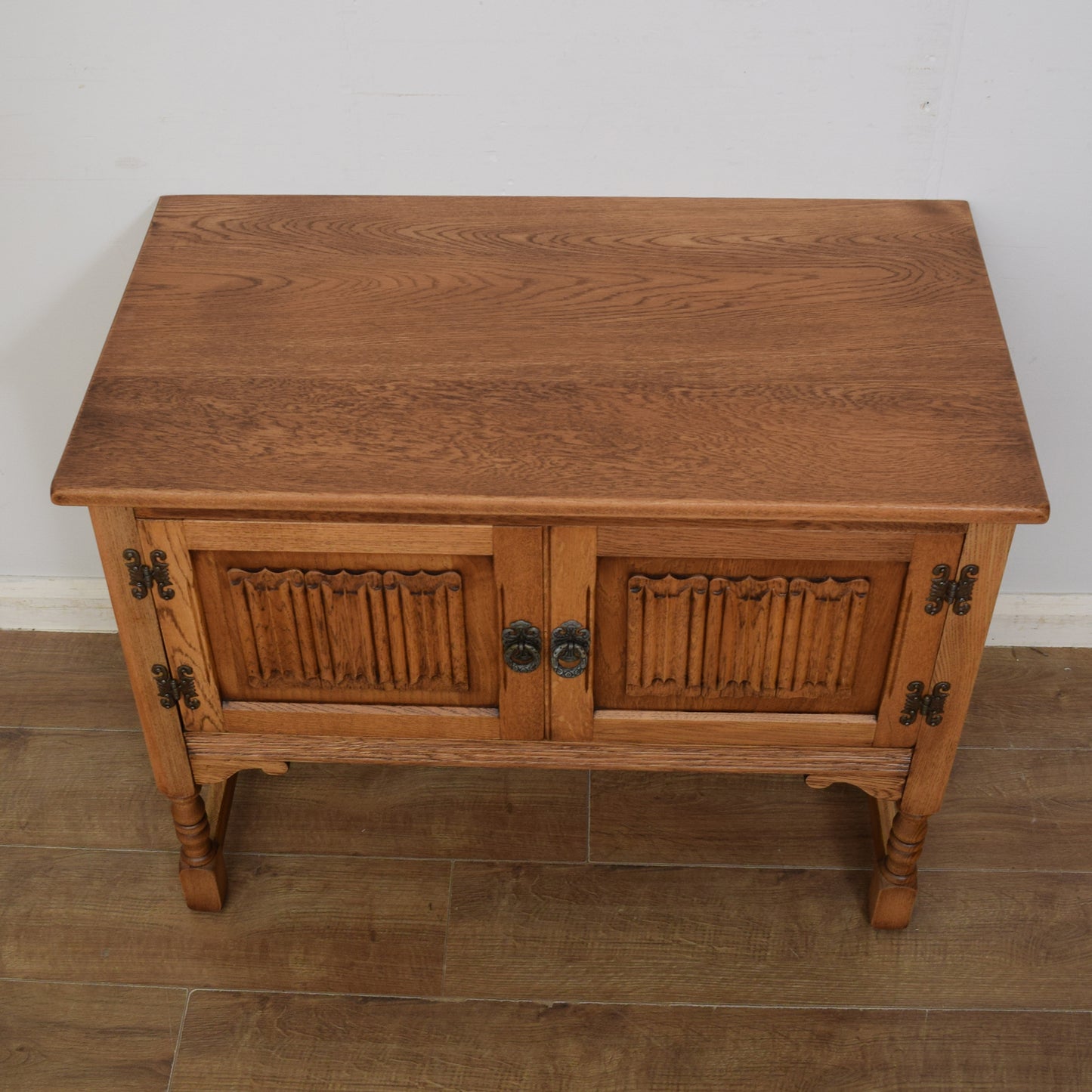 Old Charm Hi-Fi Cabinet