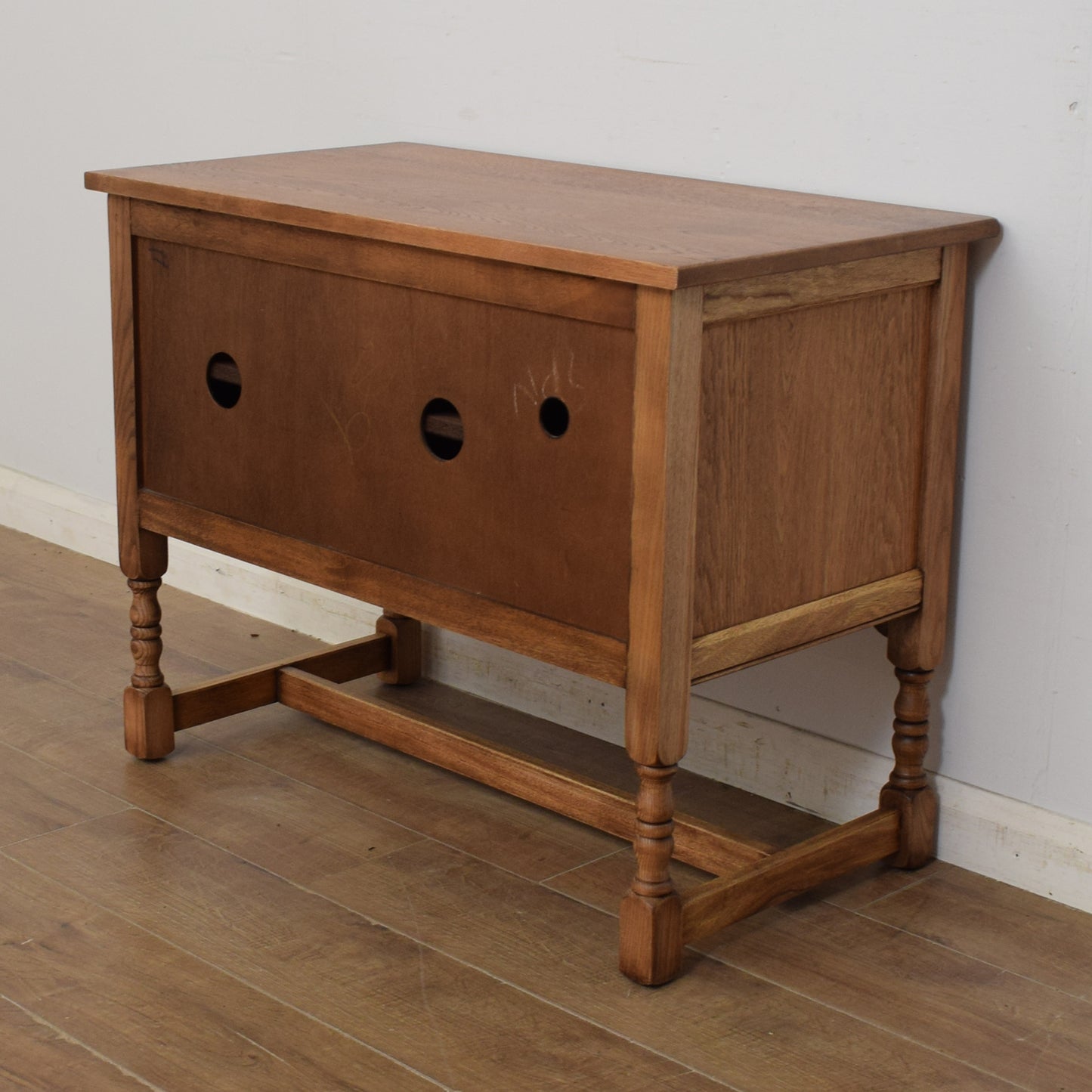 Old Charm Hi-Fi Cabinet