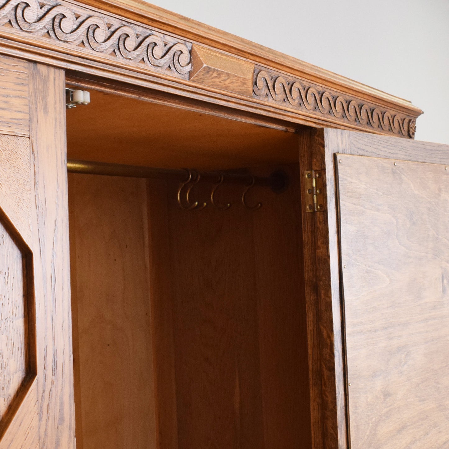Oak Mirrored Hallrobe