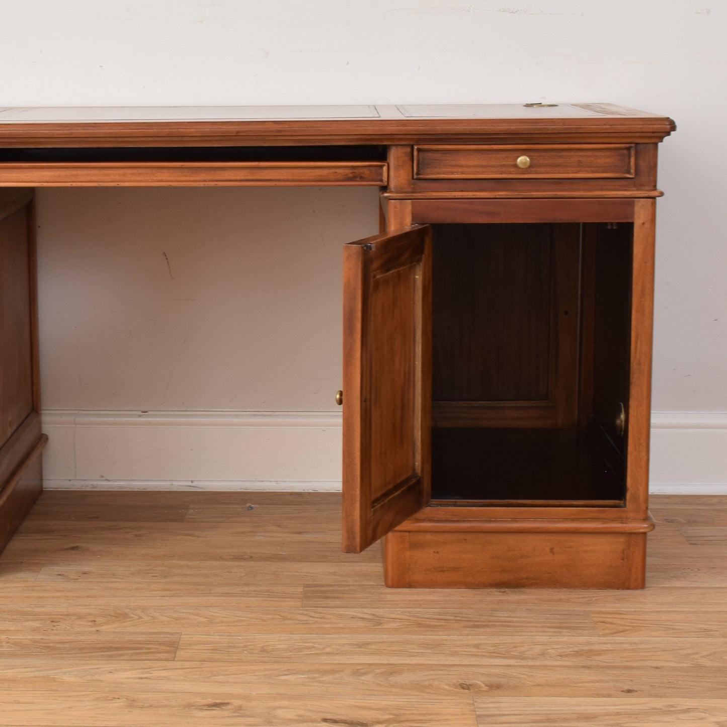 Pedestal Desk