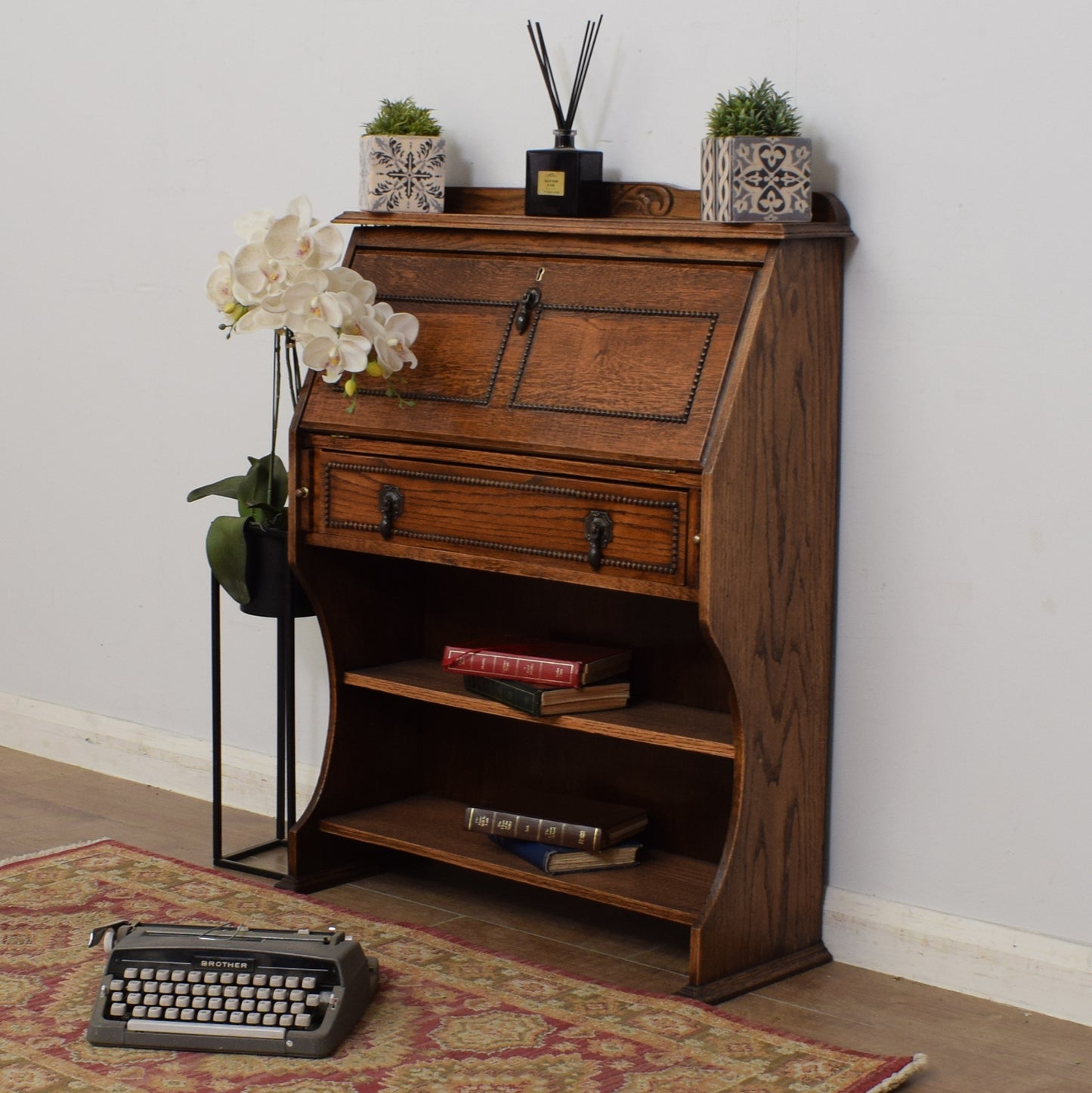 Oak Students Bureau