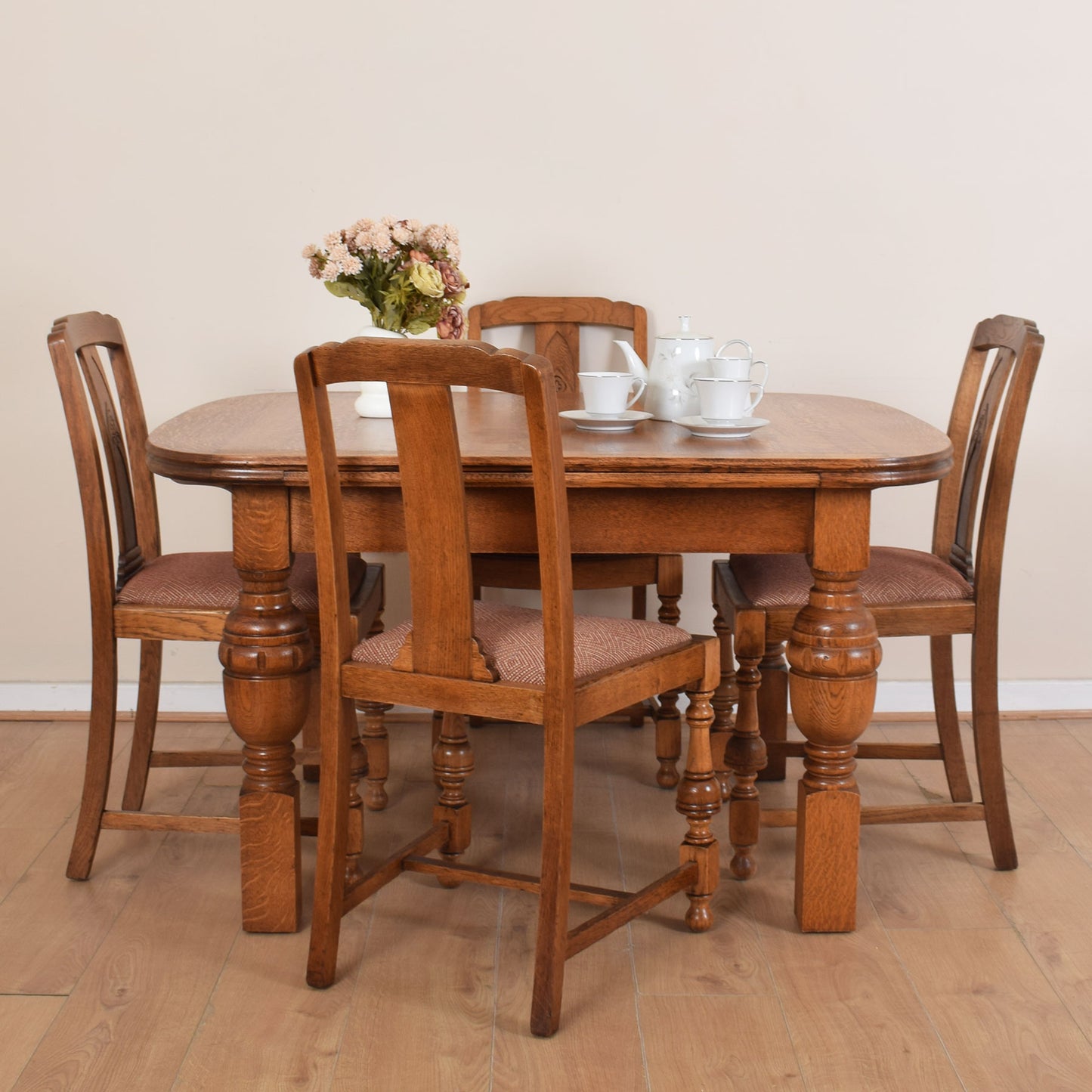 Oak Extending Dining Table with Four Chairs