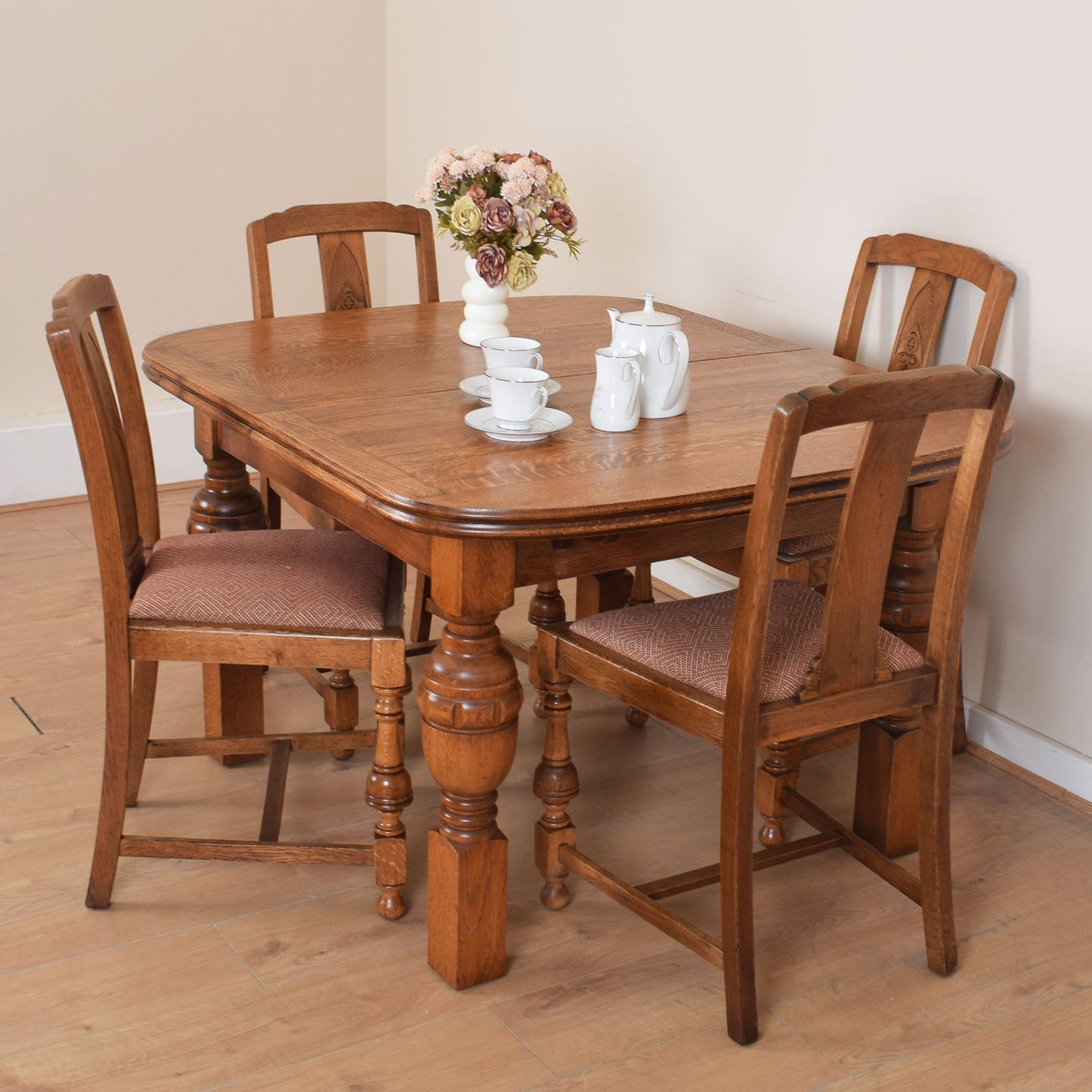 Oak Extending Dining Table with Four Chairs