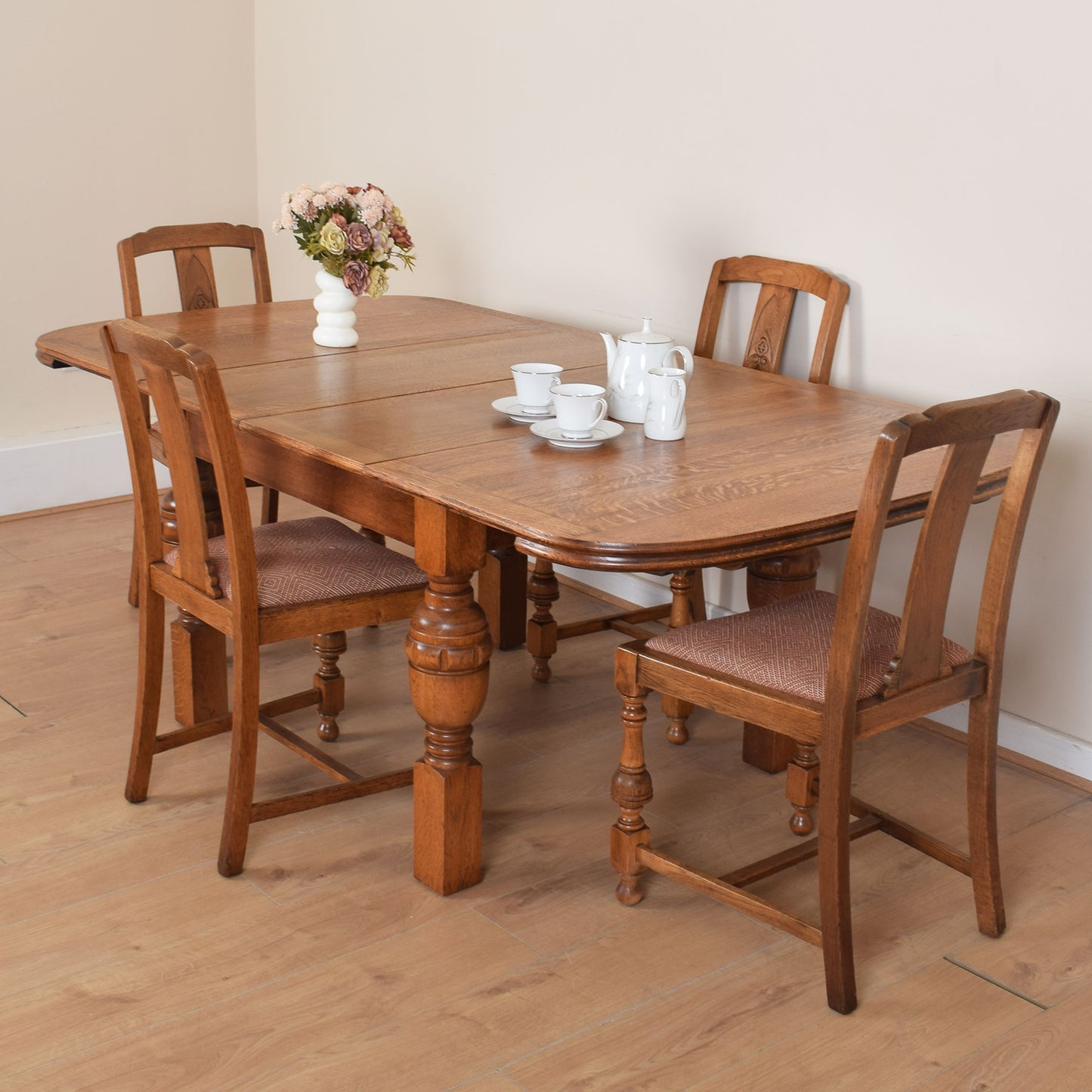 Oak Extending Dining Table with Four Chairs