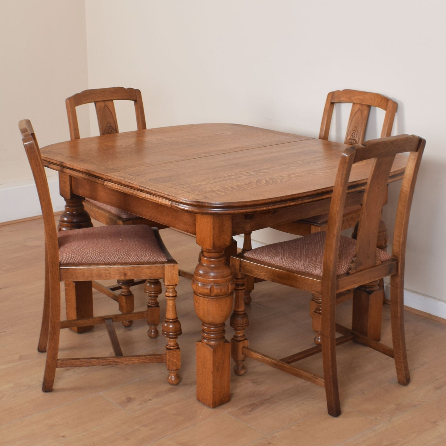 Oak Extending Dining Table with Four Chairs