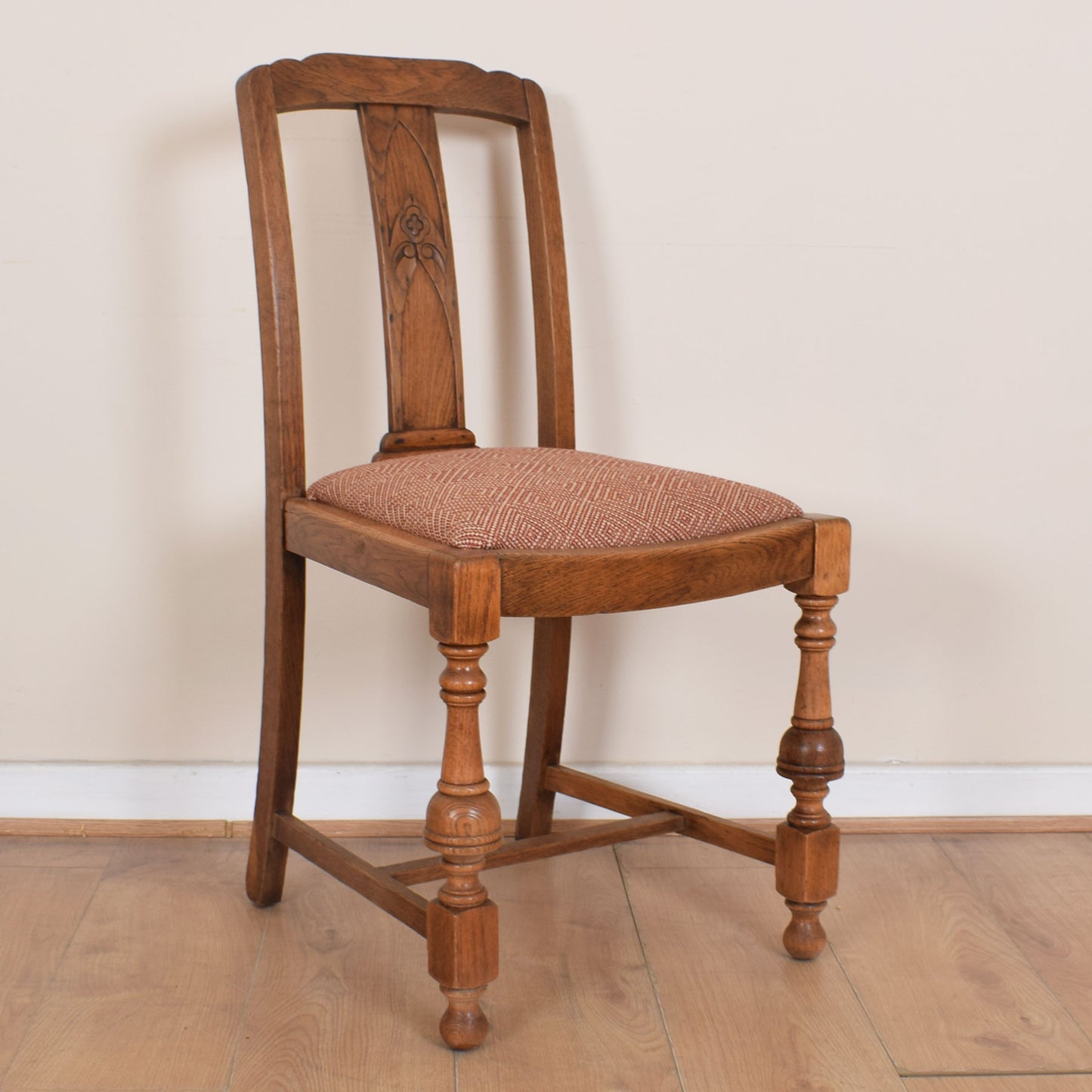 Oak Extending Dining Table with Four Chairs