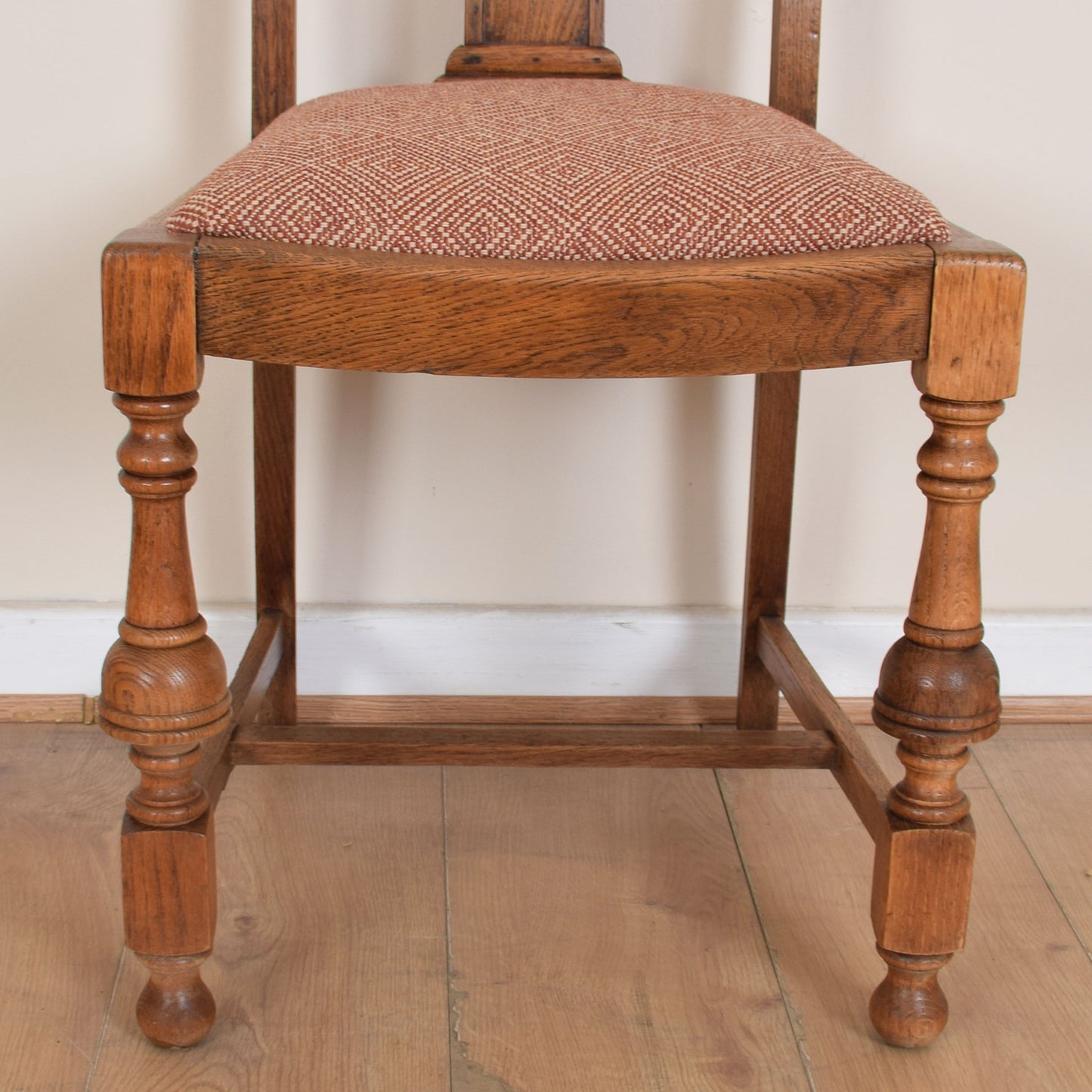 Oak Extending Dining Table with Four Chairs