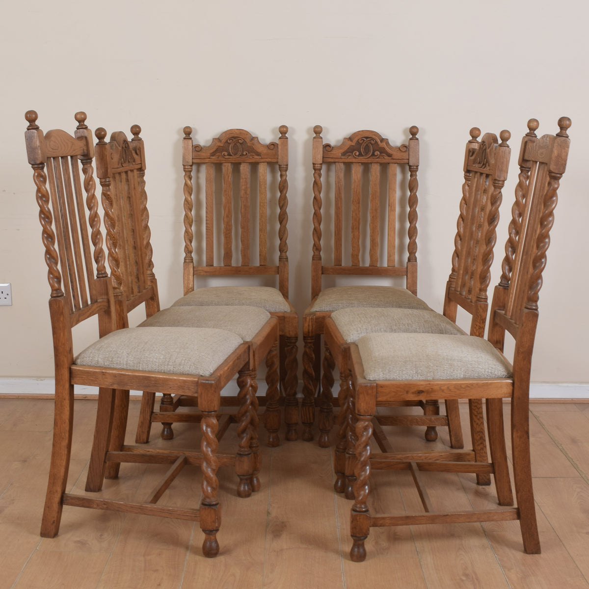 Extending Dining Table with Six Chairs