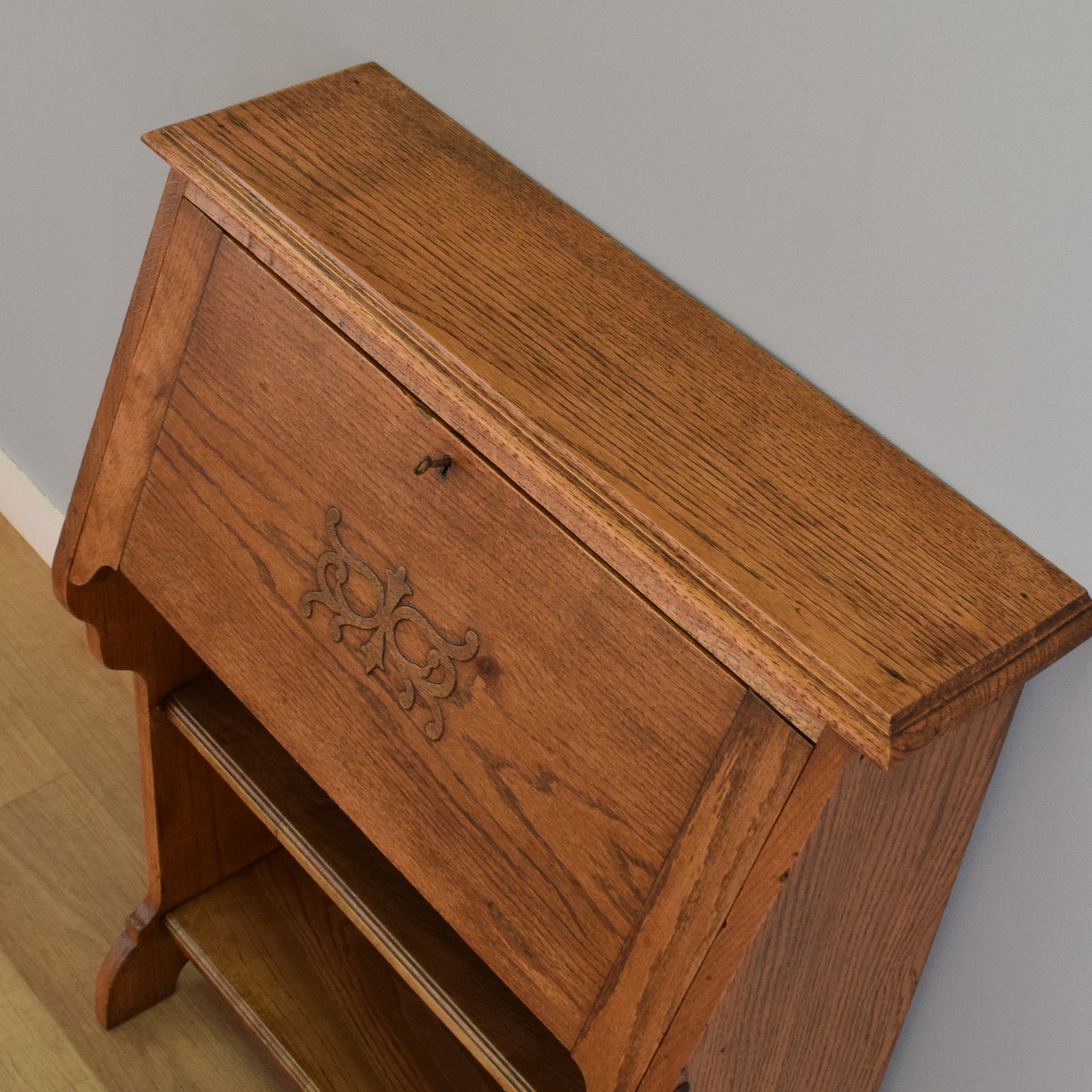 Oak Students Bureau