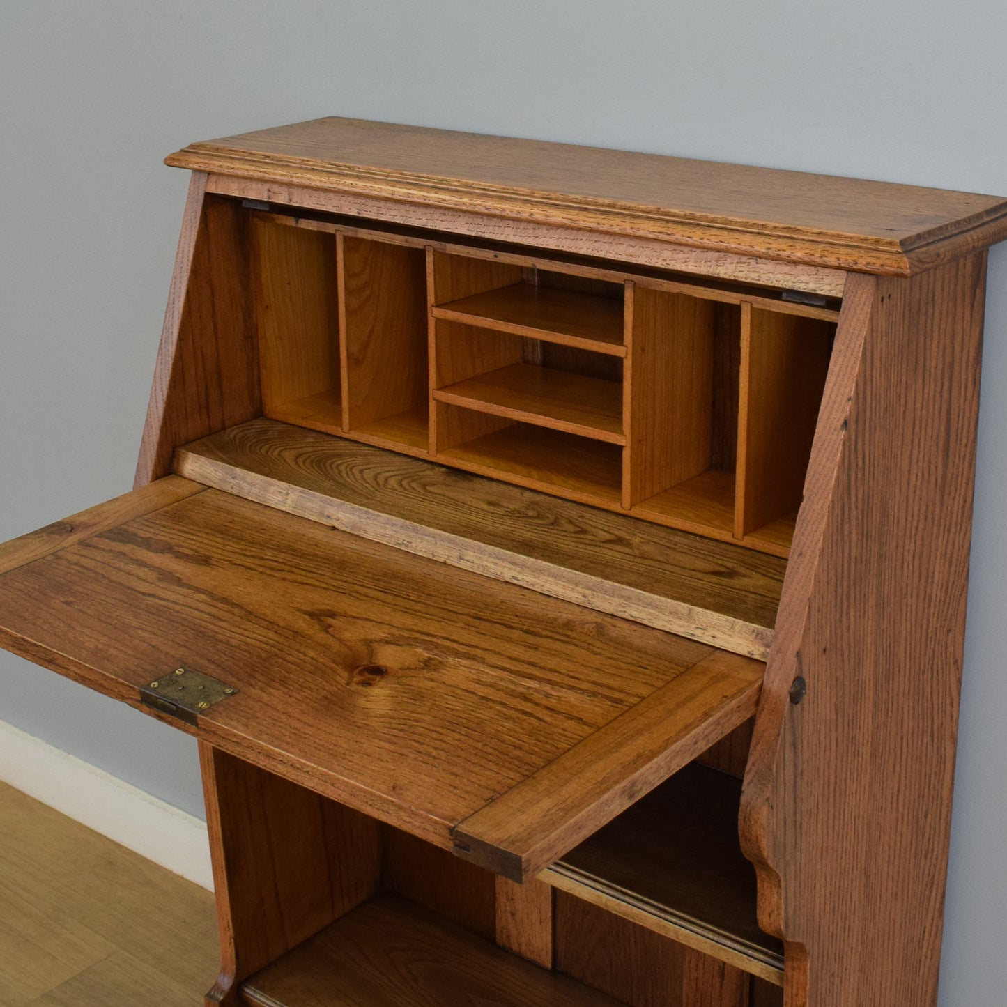 Oak Students Bureau