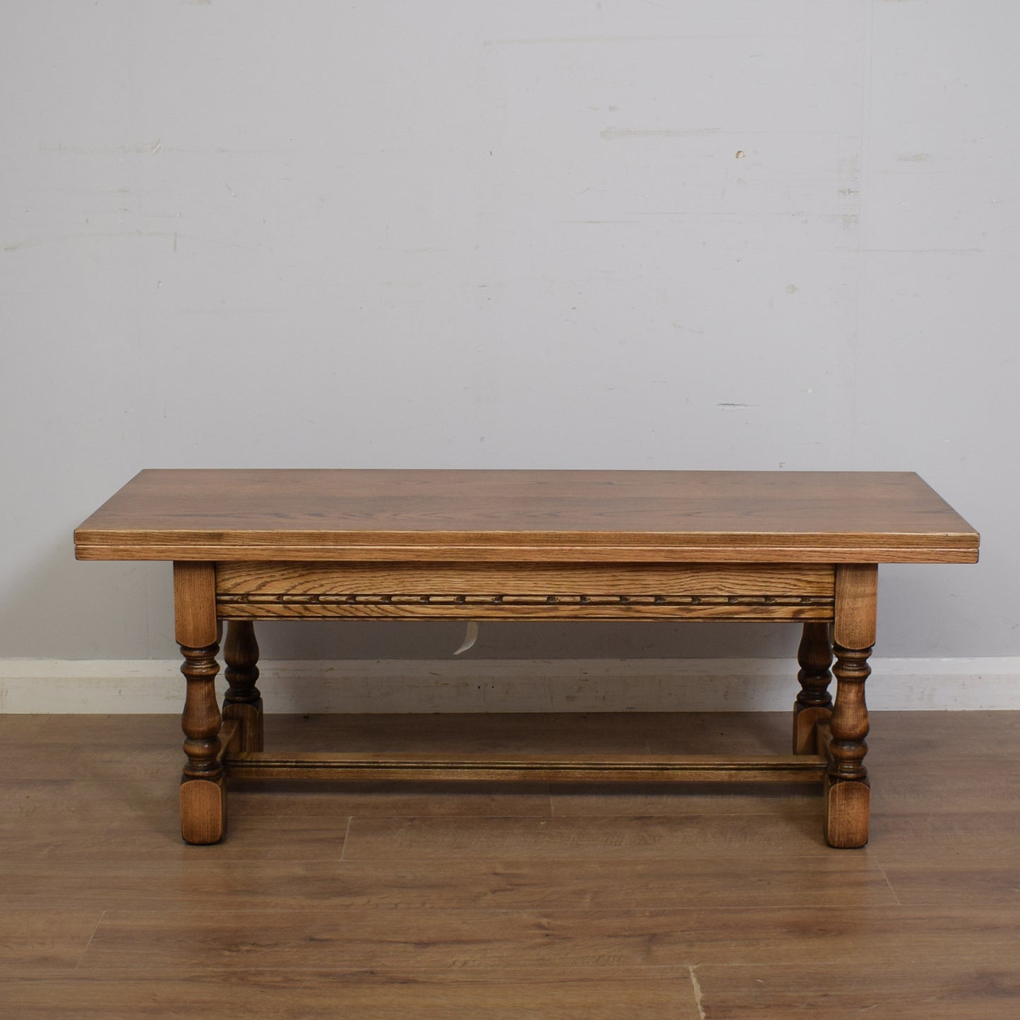 Extendable Oak Coffee Table
