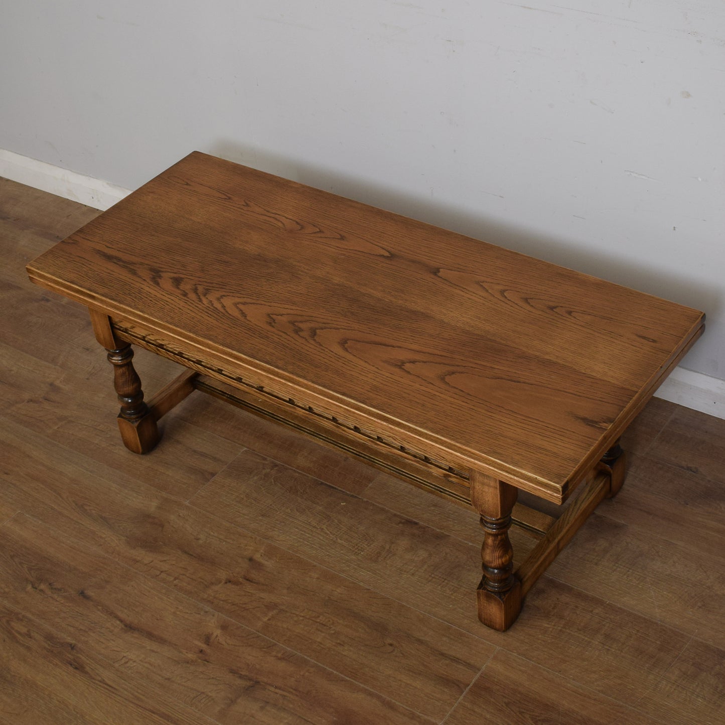 Extendable Oak Coffee Table
