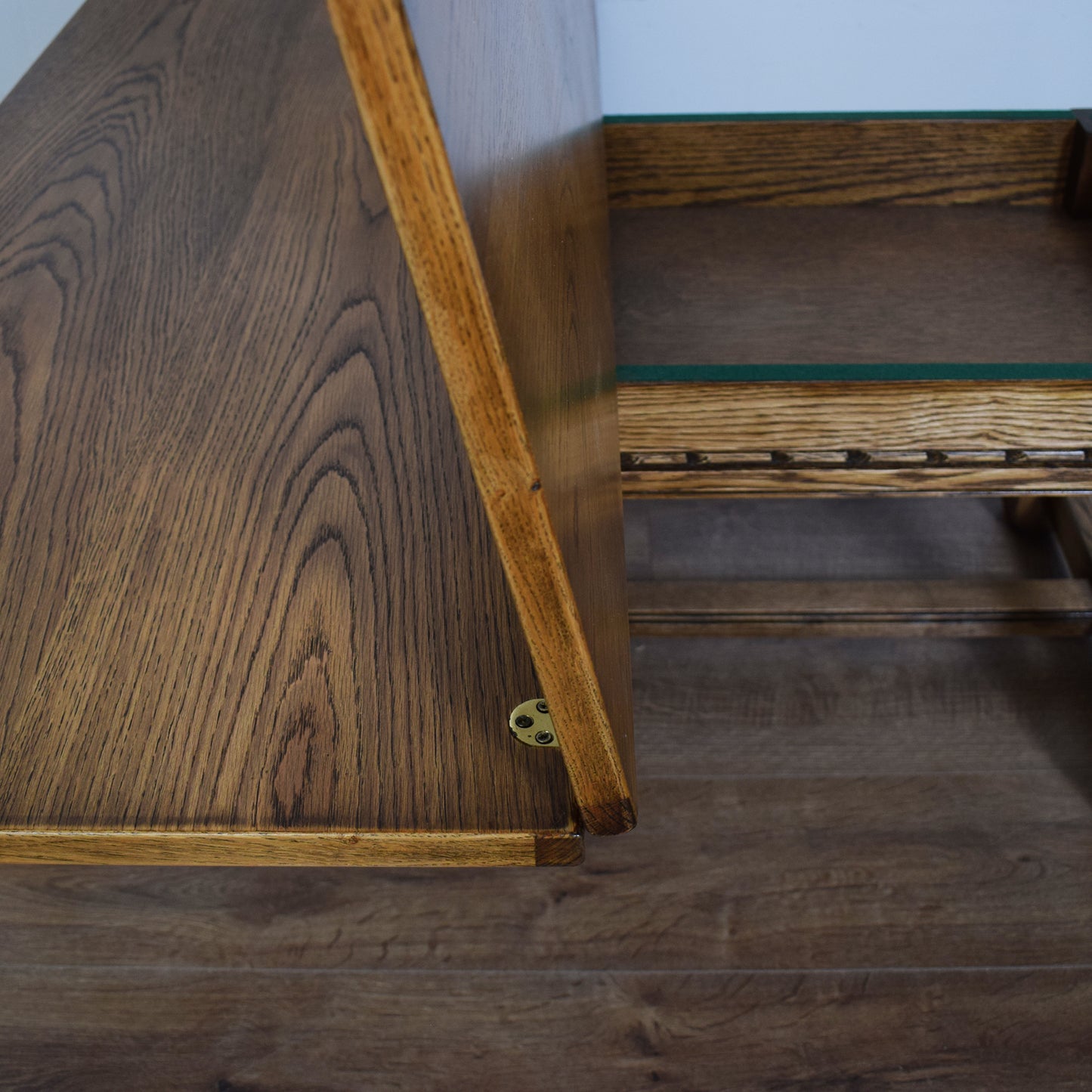 Extendable Oak Coffee Table