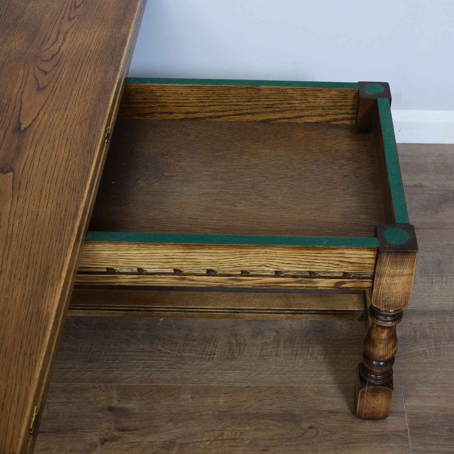 Extendable Oak Coffee Table
