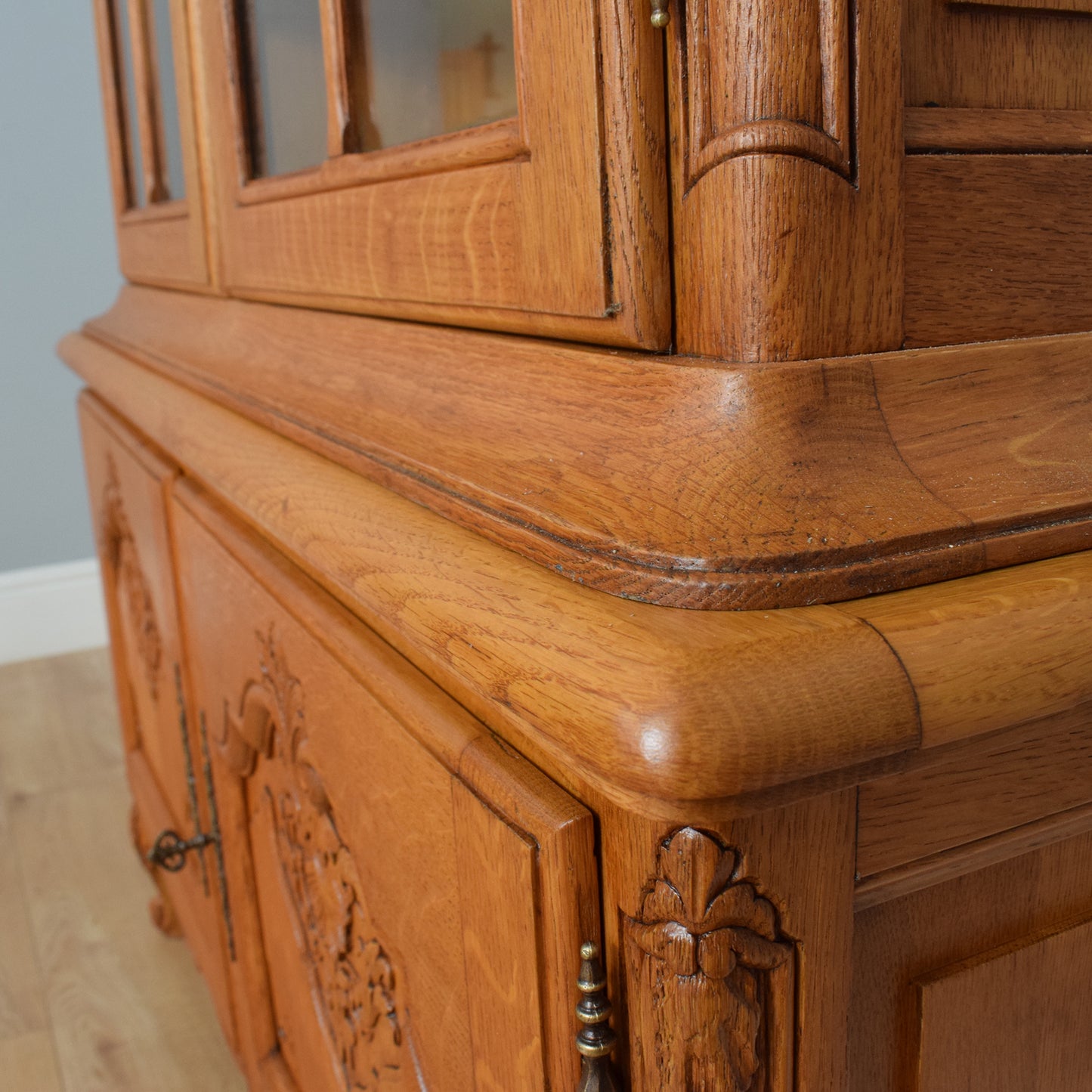 Traditional Oak French Vitrine