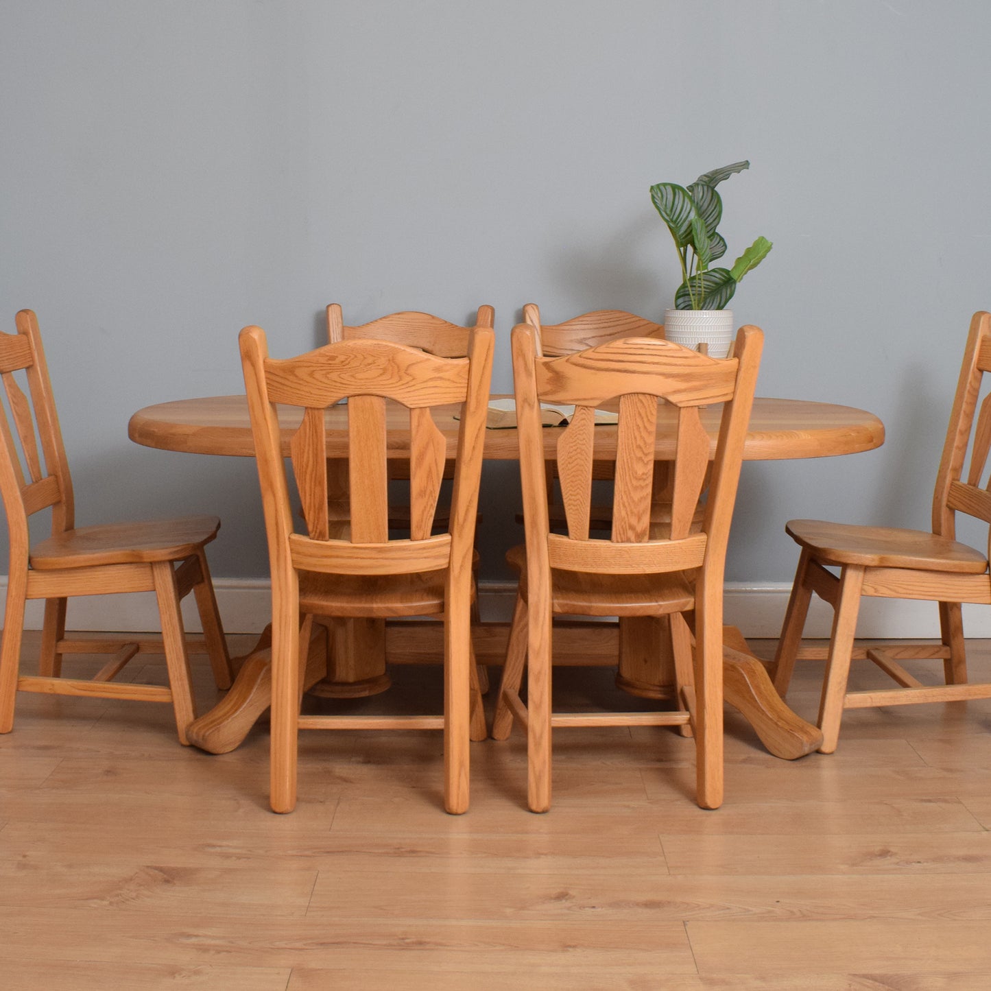 Robust Oak Dining Table and Six Chairs