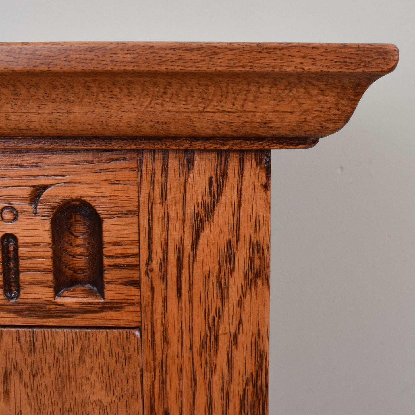 Old Charm Drinks Cabinet