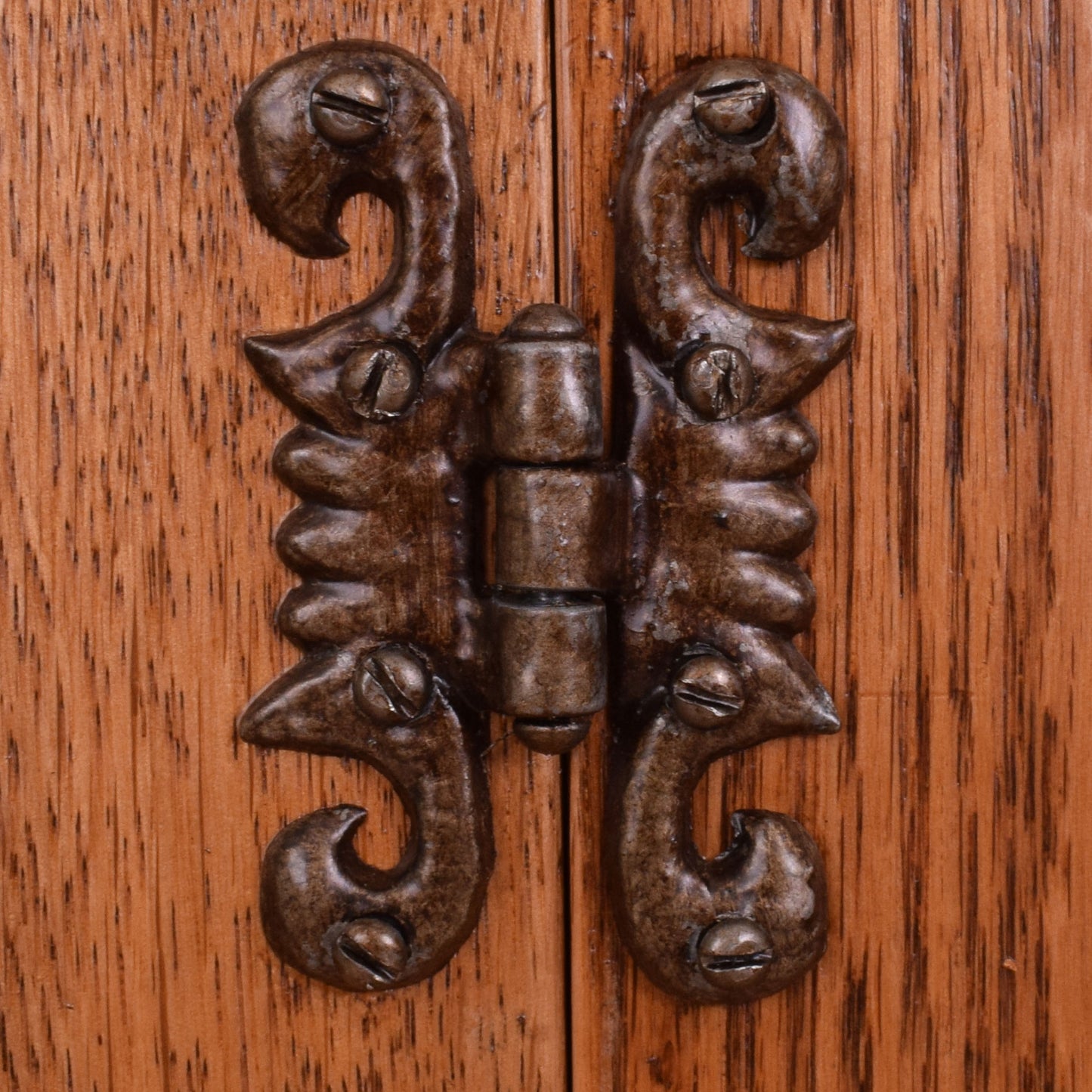Old Charm Drinks Cabinet