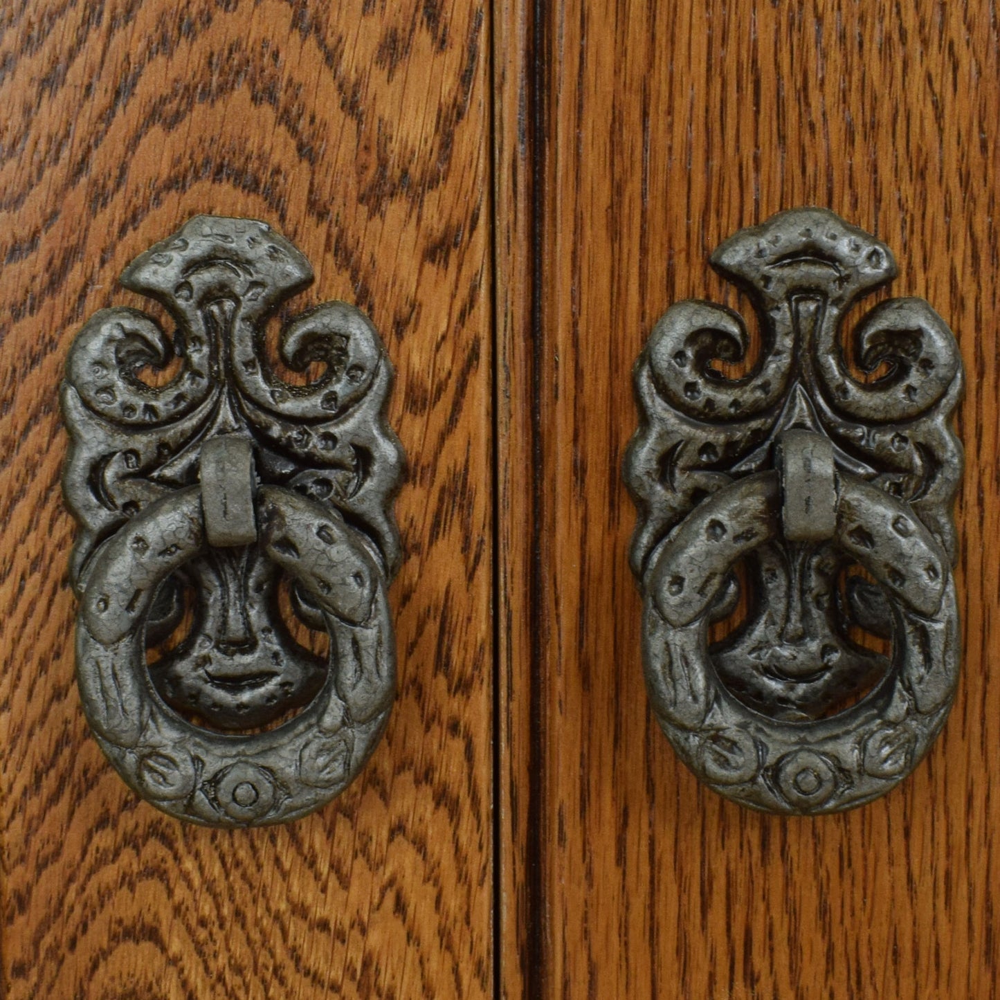Old Charm Drinks Cabinet
