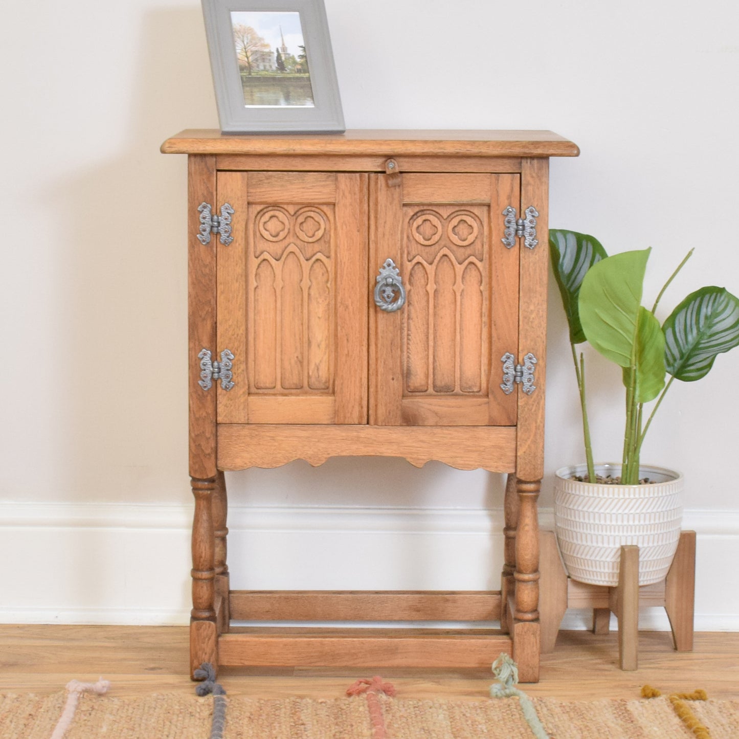 Small Oak Cabinet