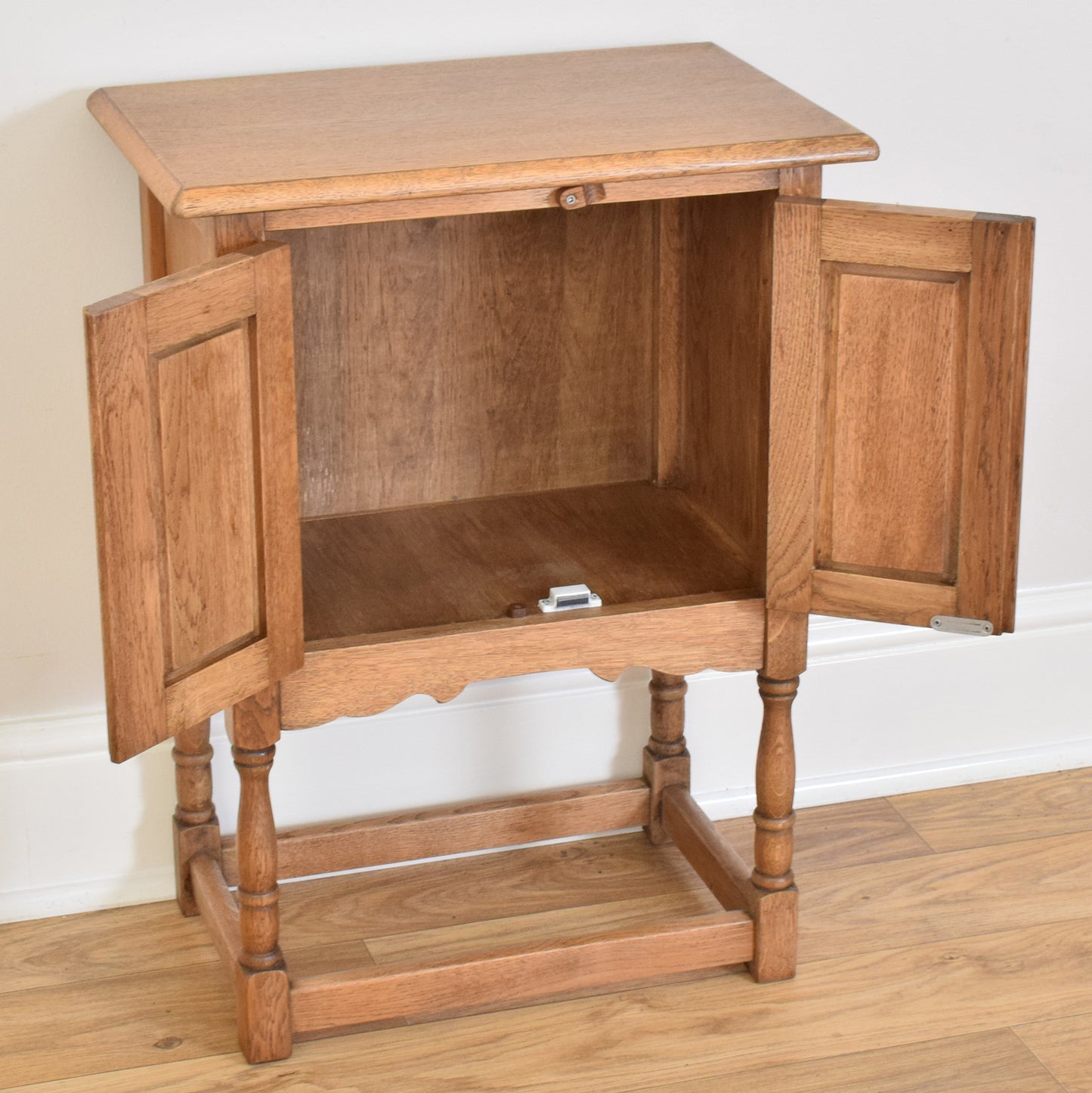 Small Oak Cabinet