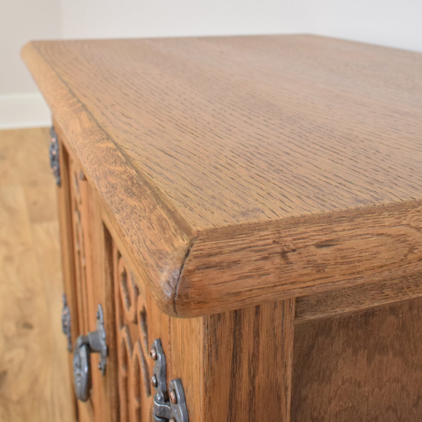 Small Oak Cabinet