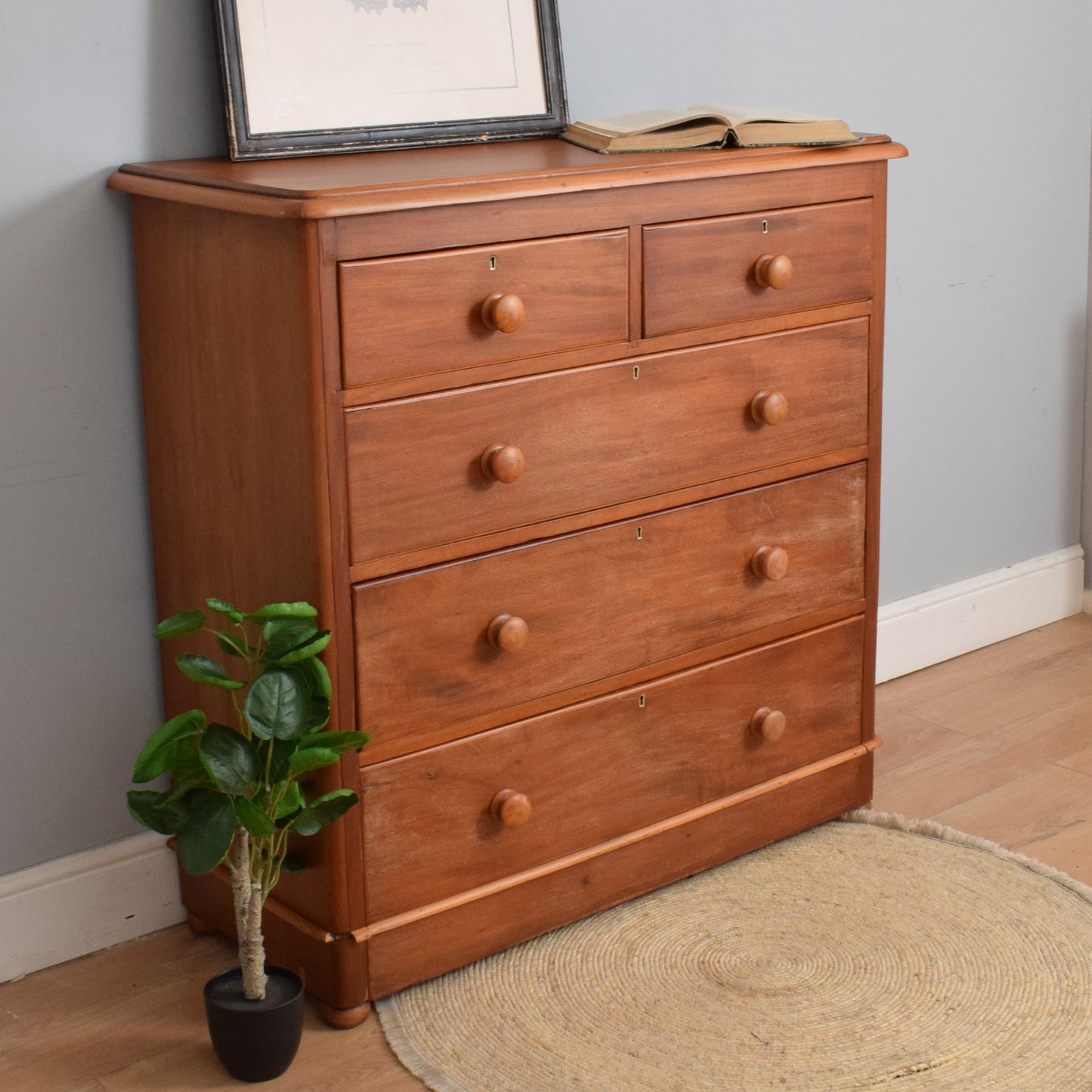 Victorian Chest of Drawers