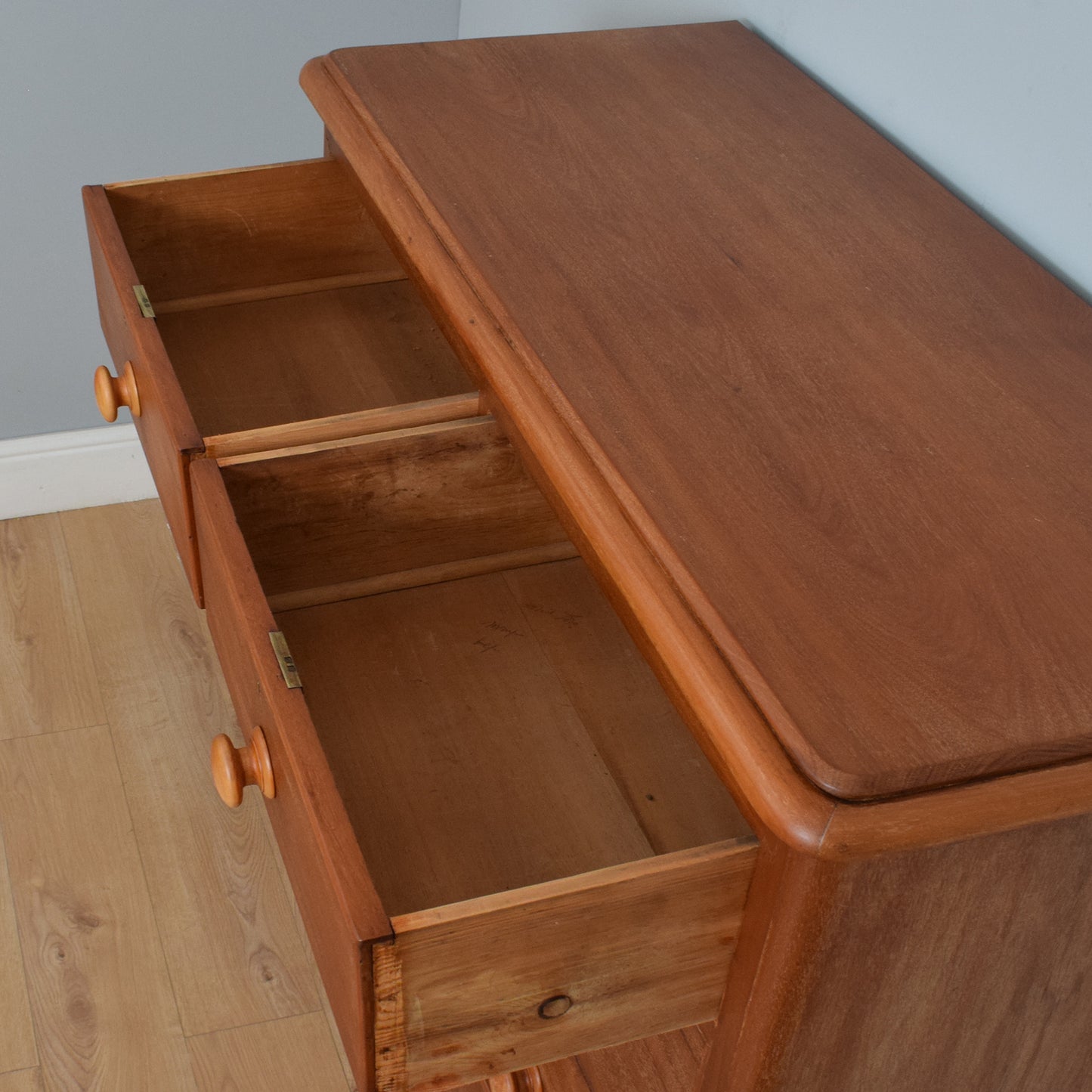 Victorian Chest of Drawers