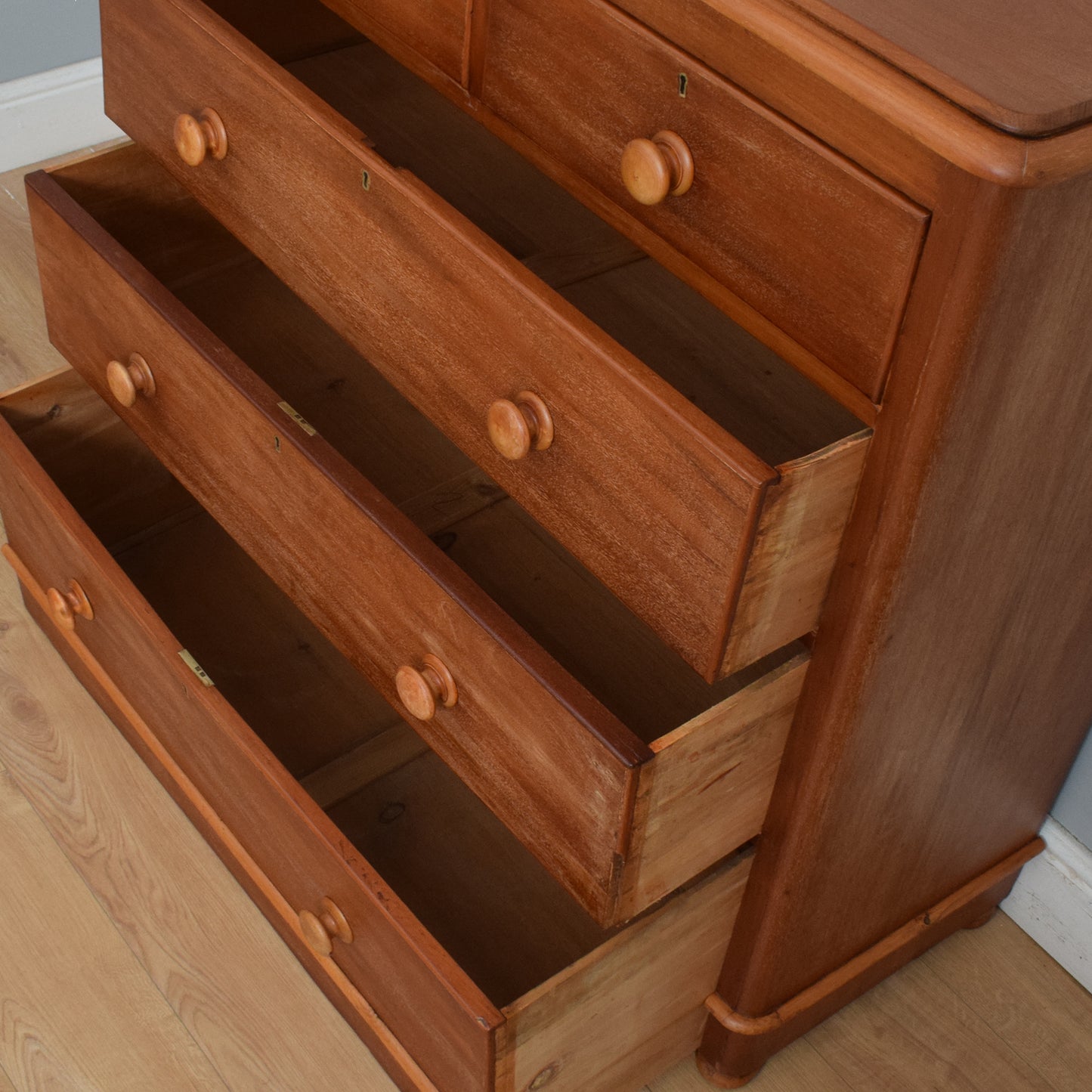 Victorian Chest of Drawers