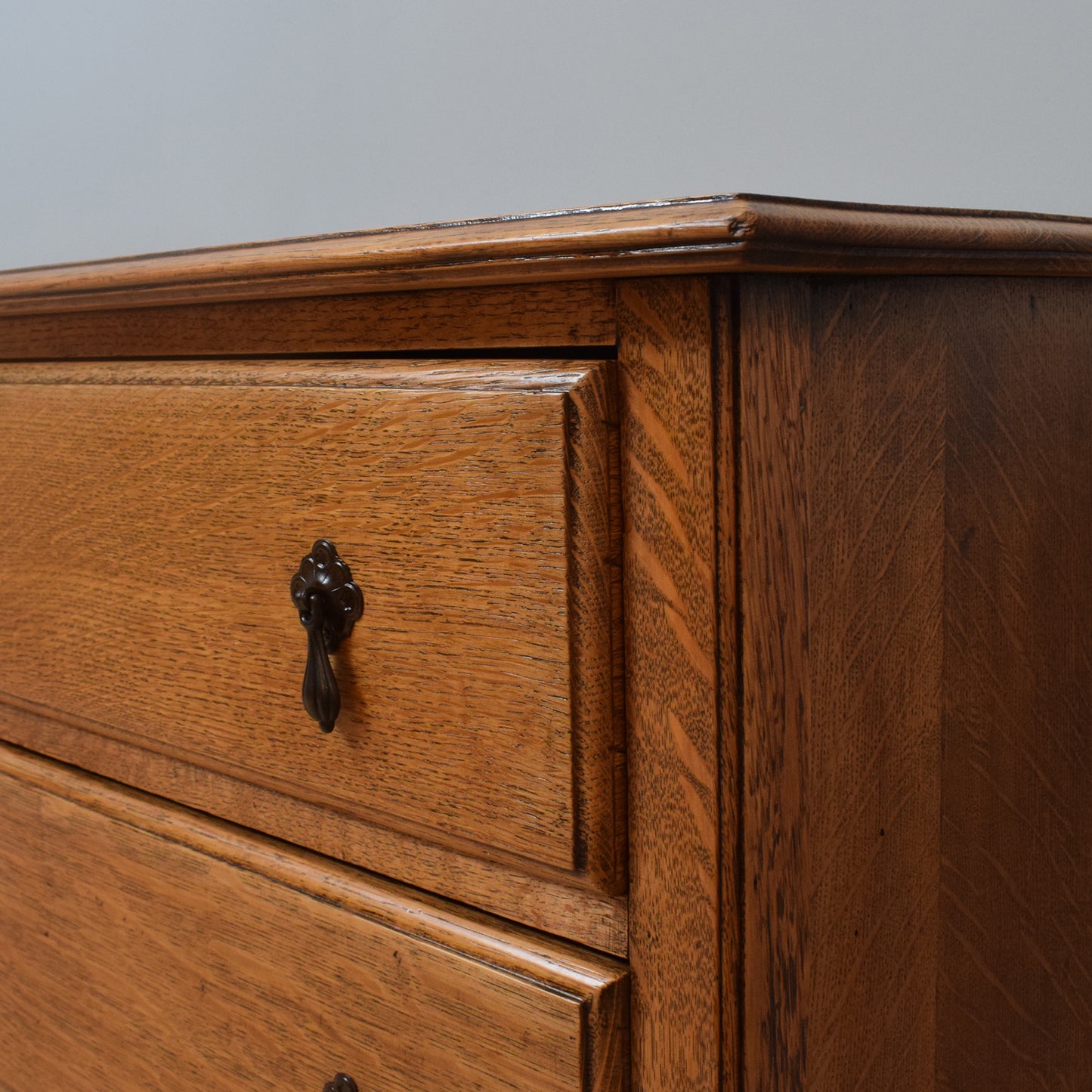 Oak Chest of Drawers