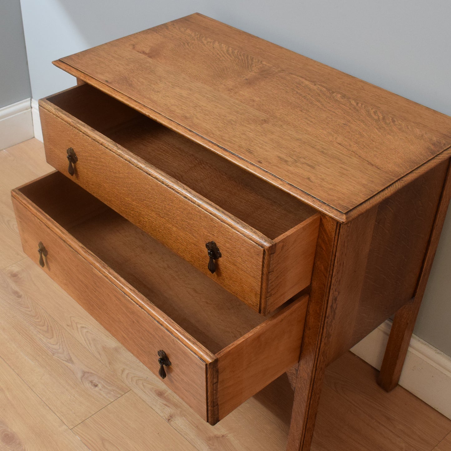 Oak Chest of Drawers